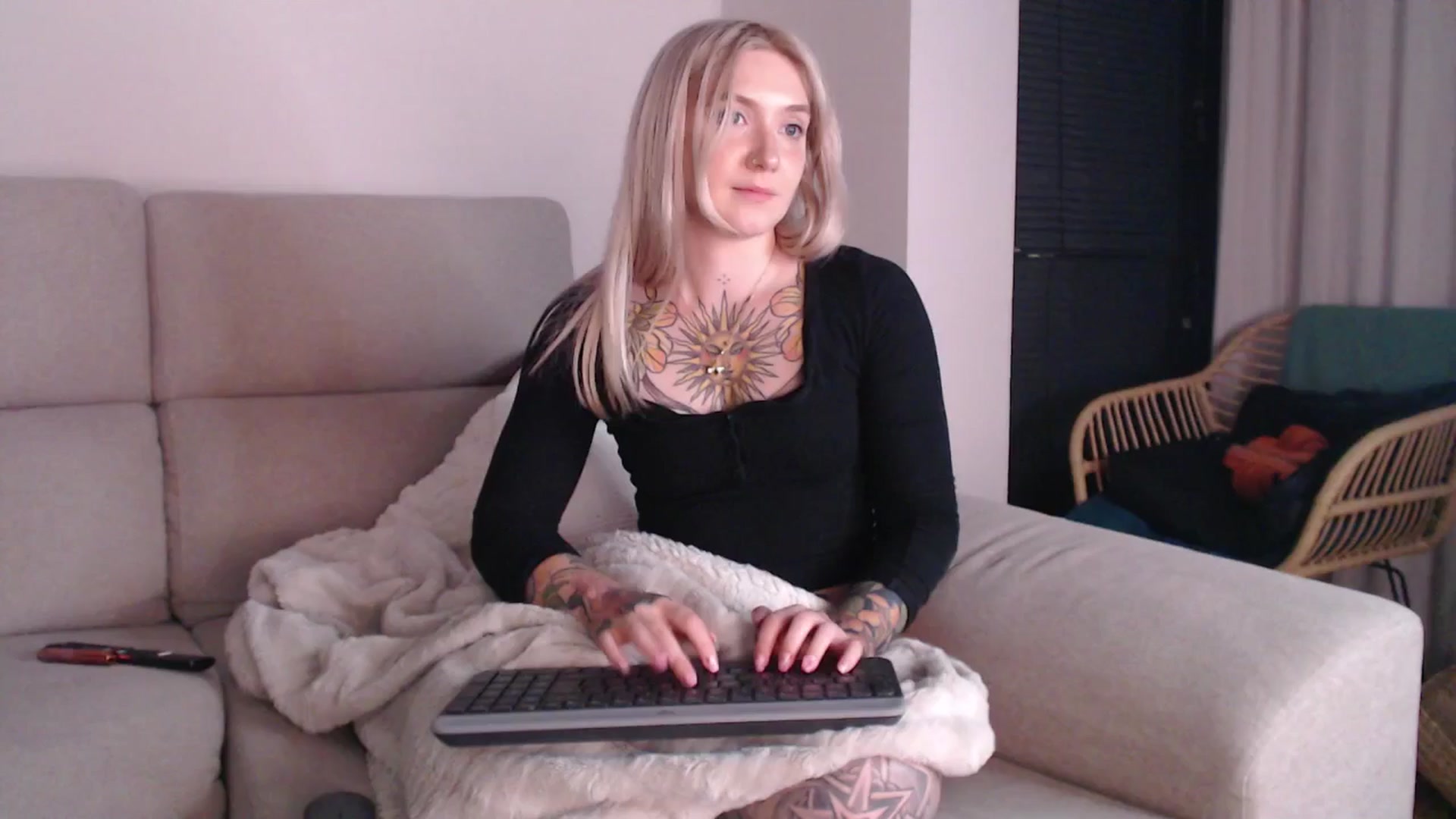 Gallery image thumbnail from Tattoo_bbgirl's myfreecams stream on, 05/07/2025, 22:03 image 12 of 20