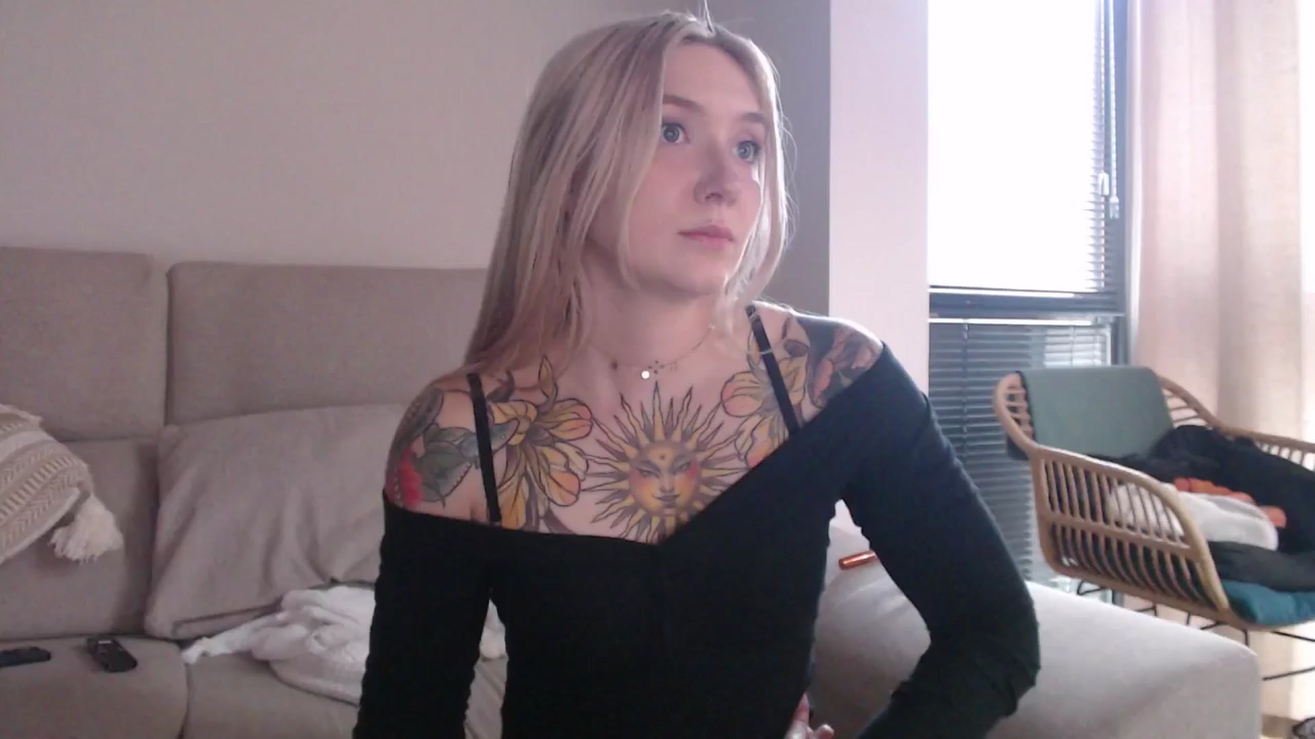 Gallery image thumbnail from Tattoo_bbgirl's myfreecams stream on, 05/15/2025, 19:00 image 16 of 20