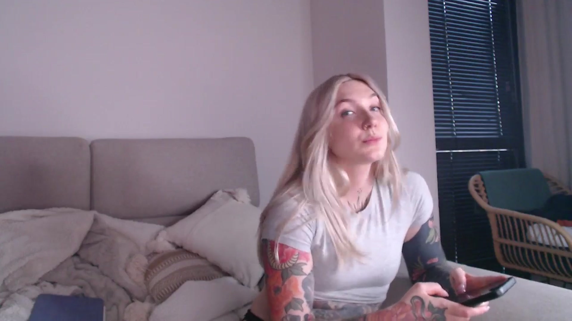 Gallery image thumbnail from Tattoo_bbgirl's myfreecams stream on, 05/16/2025, 19:32 image 14 of 20