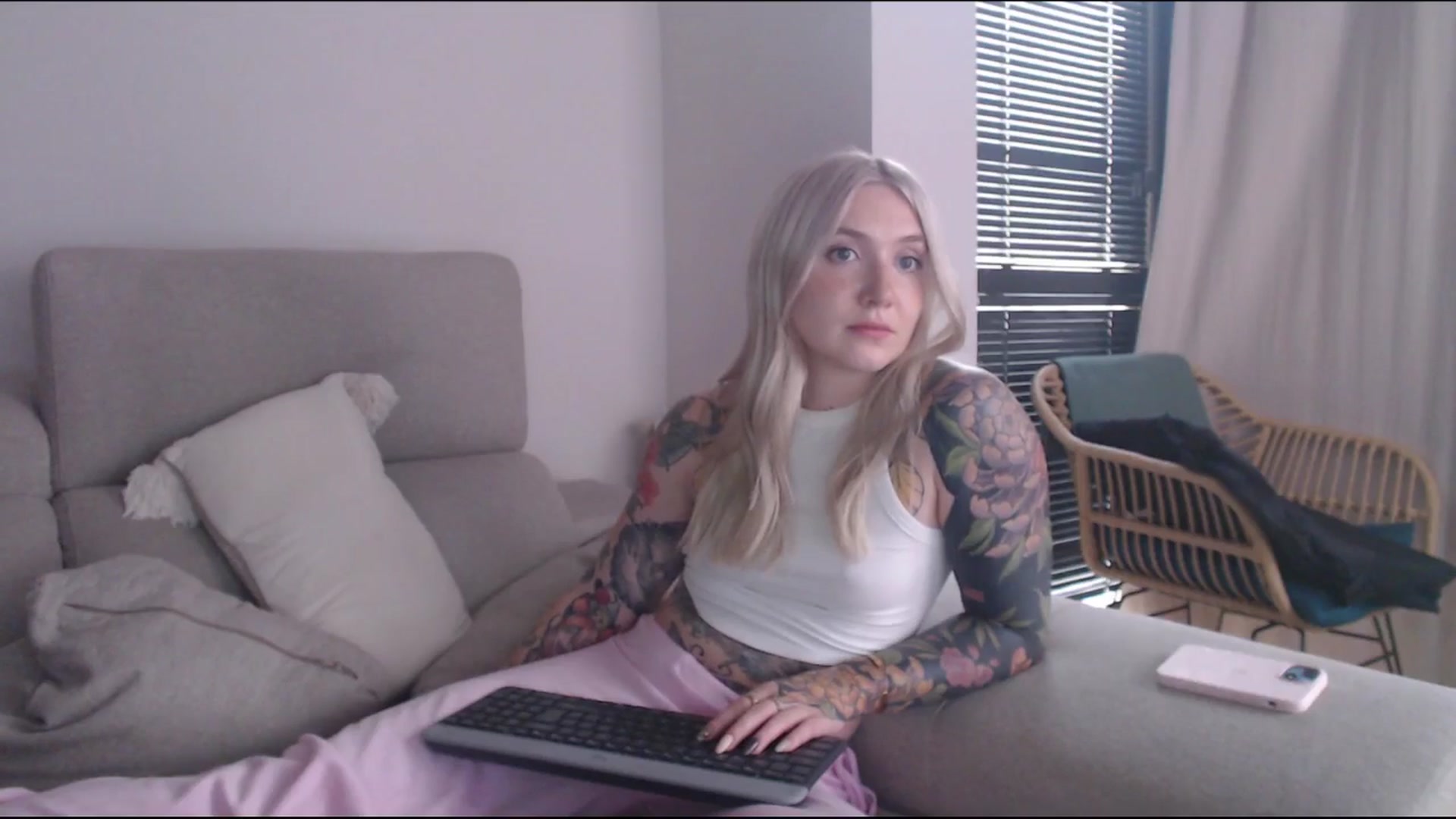 Gallery image thumbnail from Tattoo_bbgirl's myfreecams stream on, 06/17/2025, 21:10 image 2 of 20