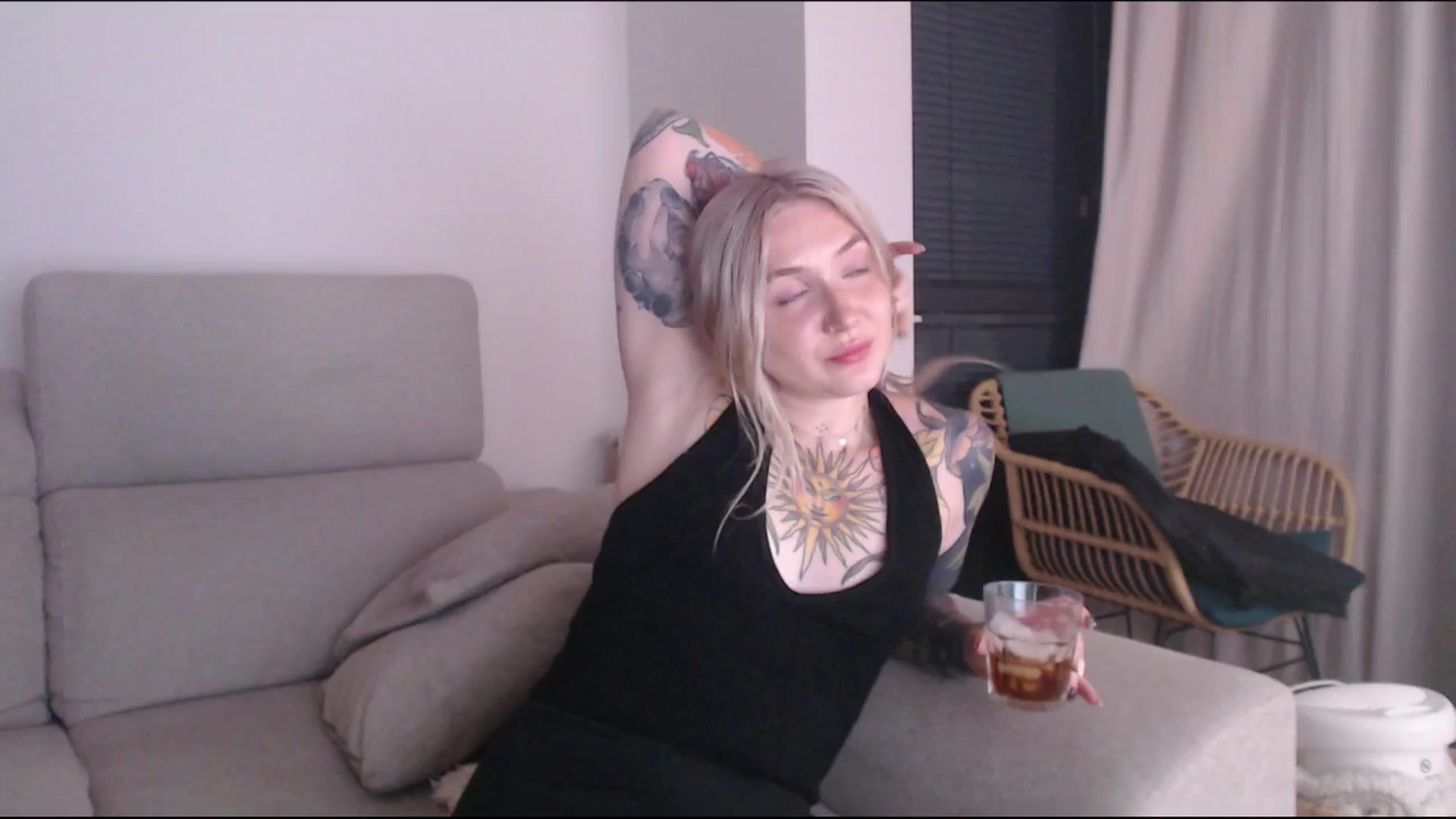 Gallery image thumbnail from Tattoo_bbgirl's myfreecams stream on, 06/21/2025, 21:58 image 16 of 20