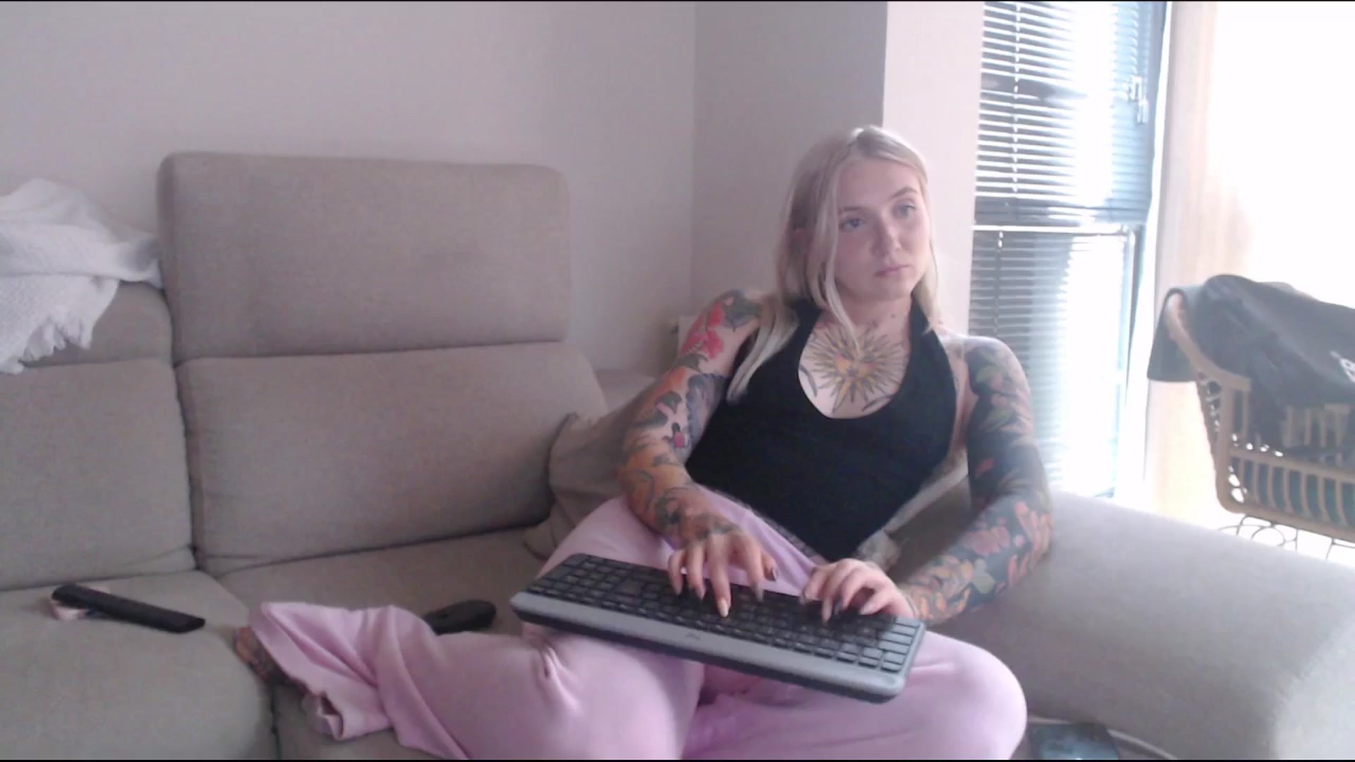 Gallery image thumbnail from Tattoo_bbgirl's myfreecams stream on, 06/28/2025, 19:56 image 9 of 20