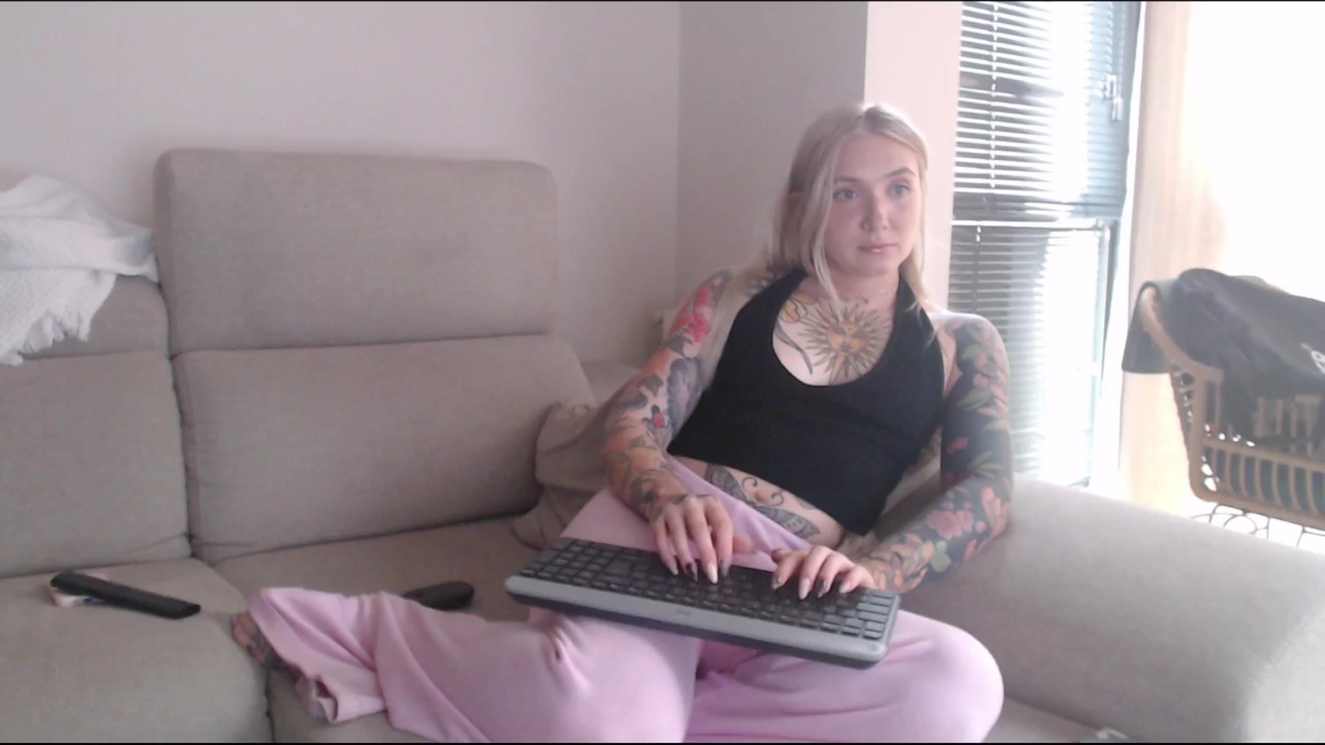 Gallery image thumbnail from Tattoo_bbgirl's myfreecams stream on, 06/28/2025, 19:56 image 8 of 20
