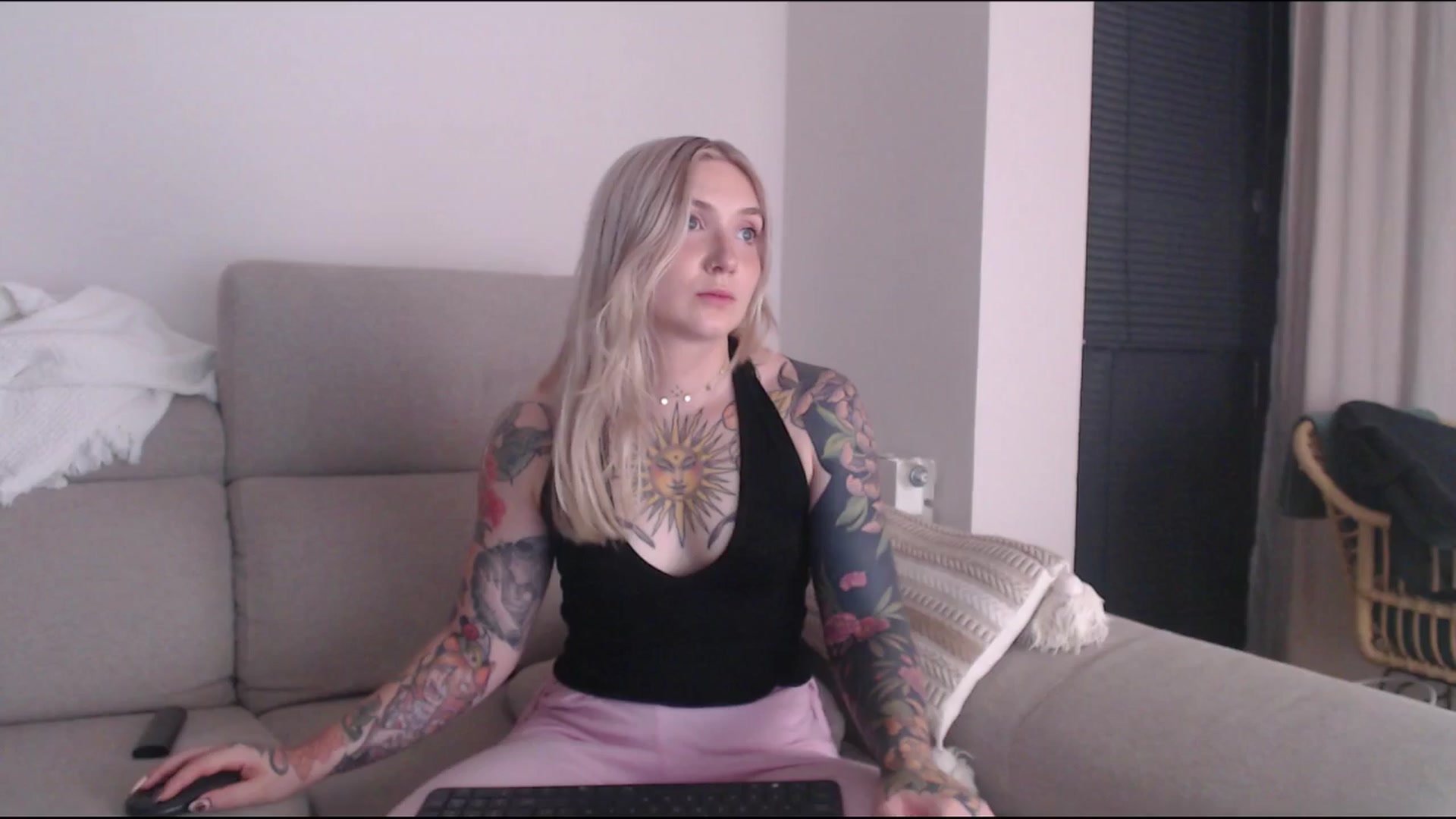 Gallery image thumbnail from Tattoo_bbgirl's myfreecams stream on, 06/28/2025, 23:00 image 13 of 20