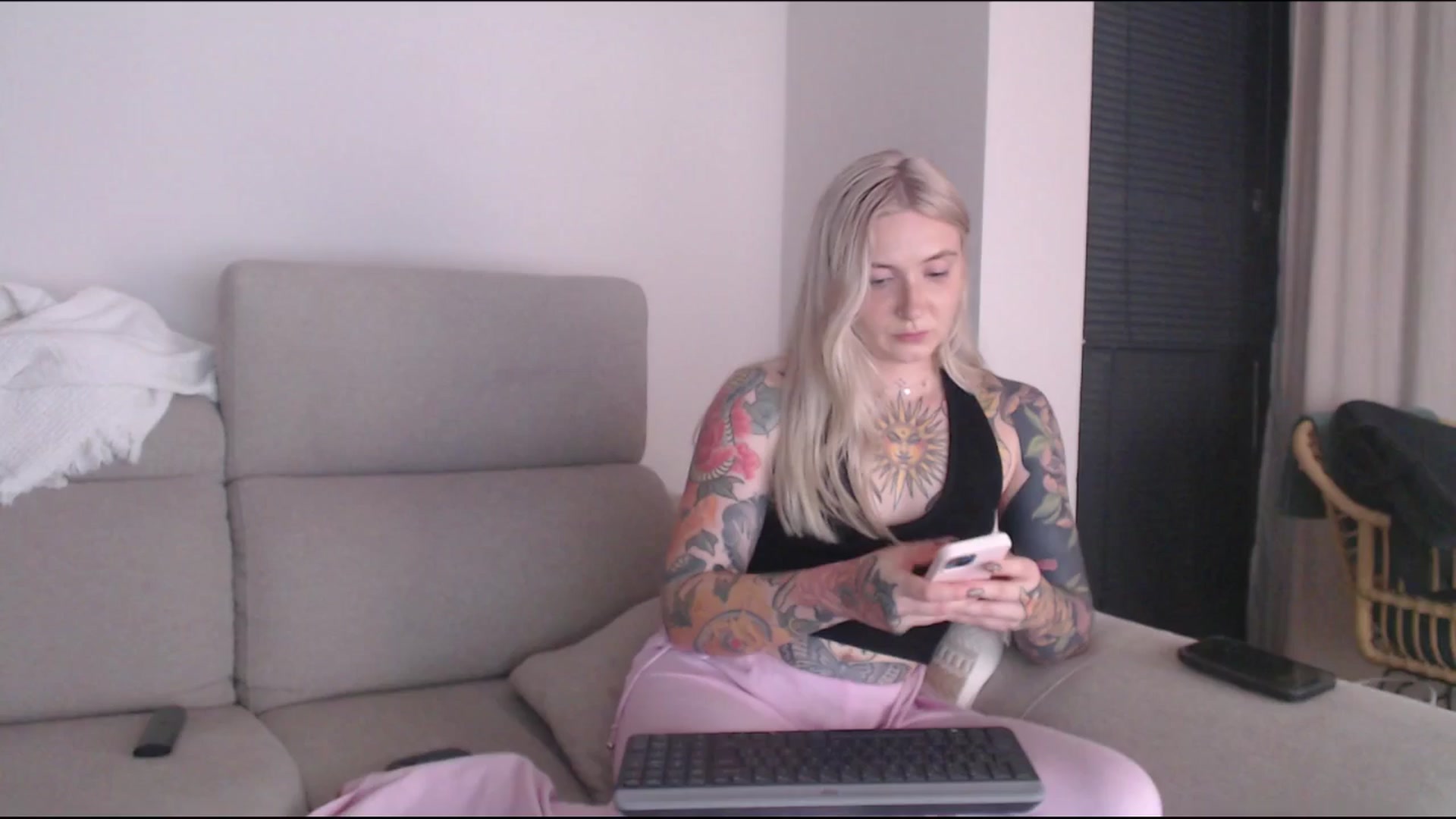 Gallery image thumbnail from Tattoo_bbgirl's myfreecams stream on, 06/28/2025, 23:00 image 10 of 20