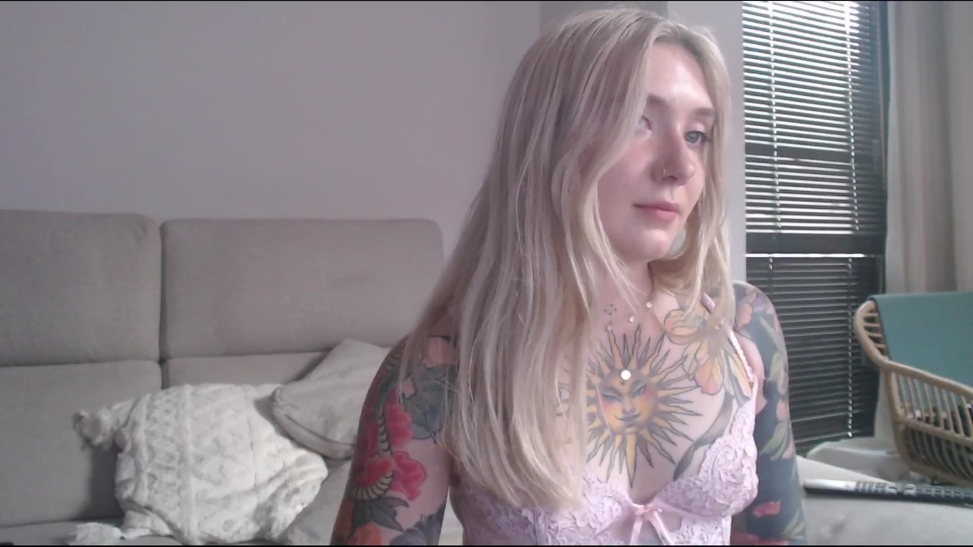 Gallery image thumbnail from Tattoo_bbgirl's myfreecams stream on, 07/17/2025, 19:40 image 13 of 20