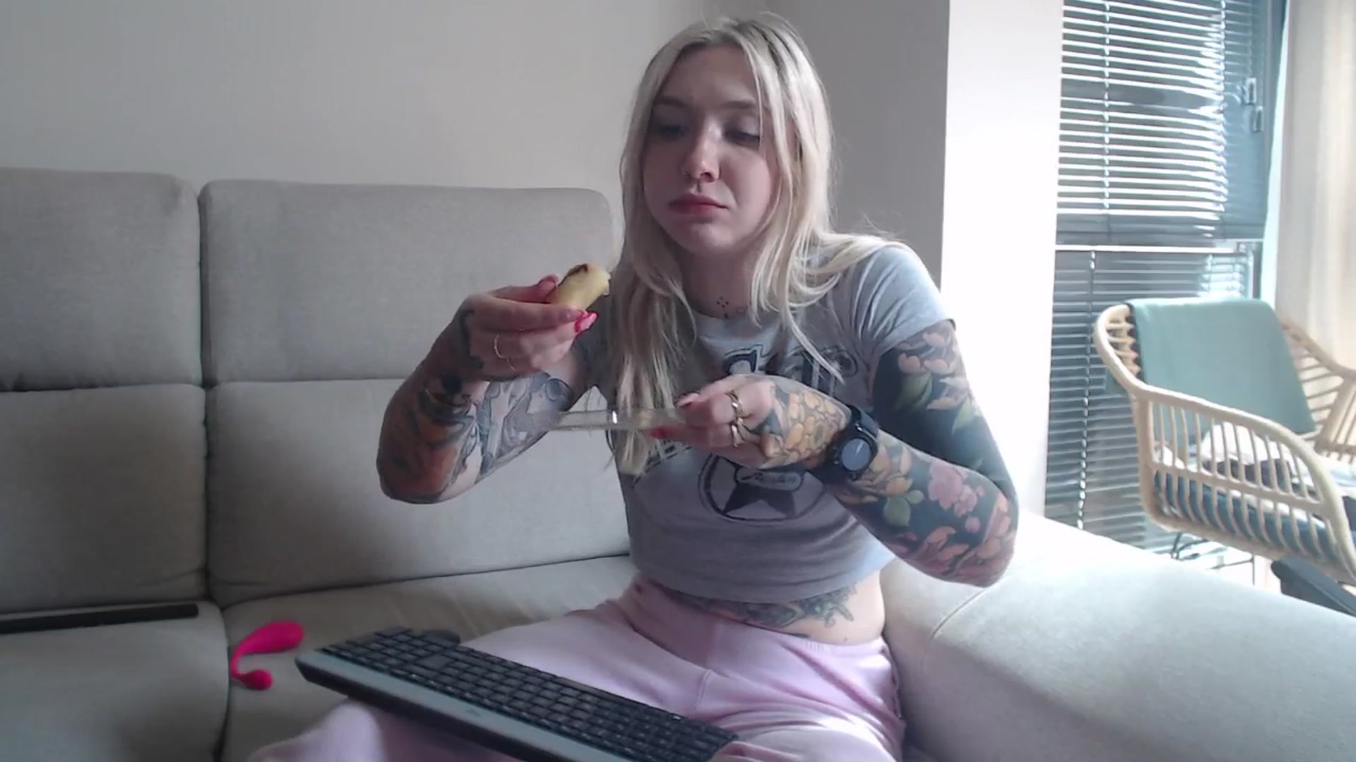 Gallery image thumbnail from Tattoo_bbgirl's myfreecams stream on, 08/01/2025, 15:42 image 4 of 20