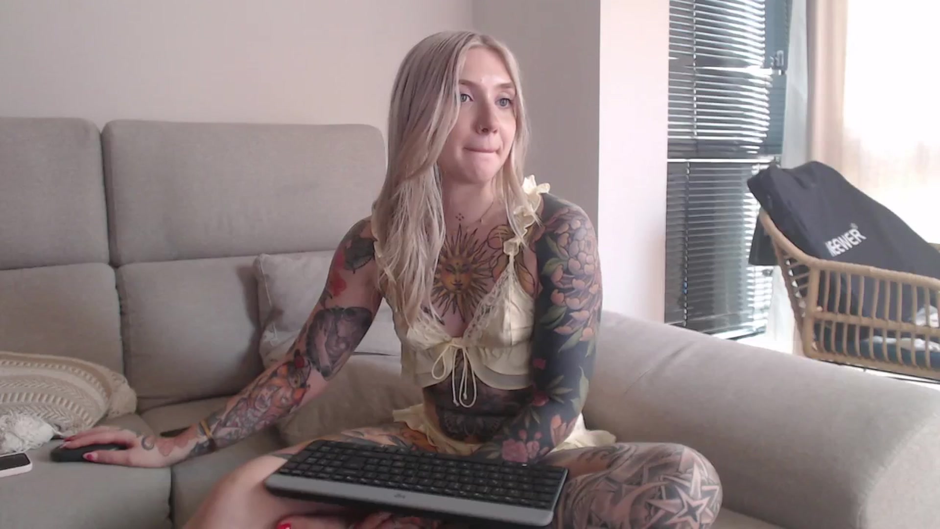 Gallery image thumbnail from Tattoo_bbgirl's myfreecams stream on, 08/06/2025, 19:01 image 18 of 20