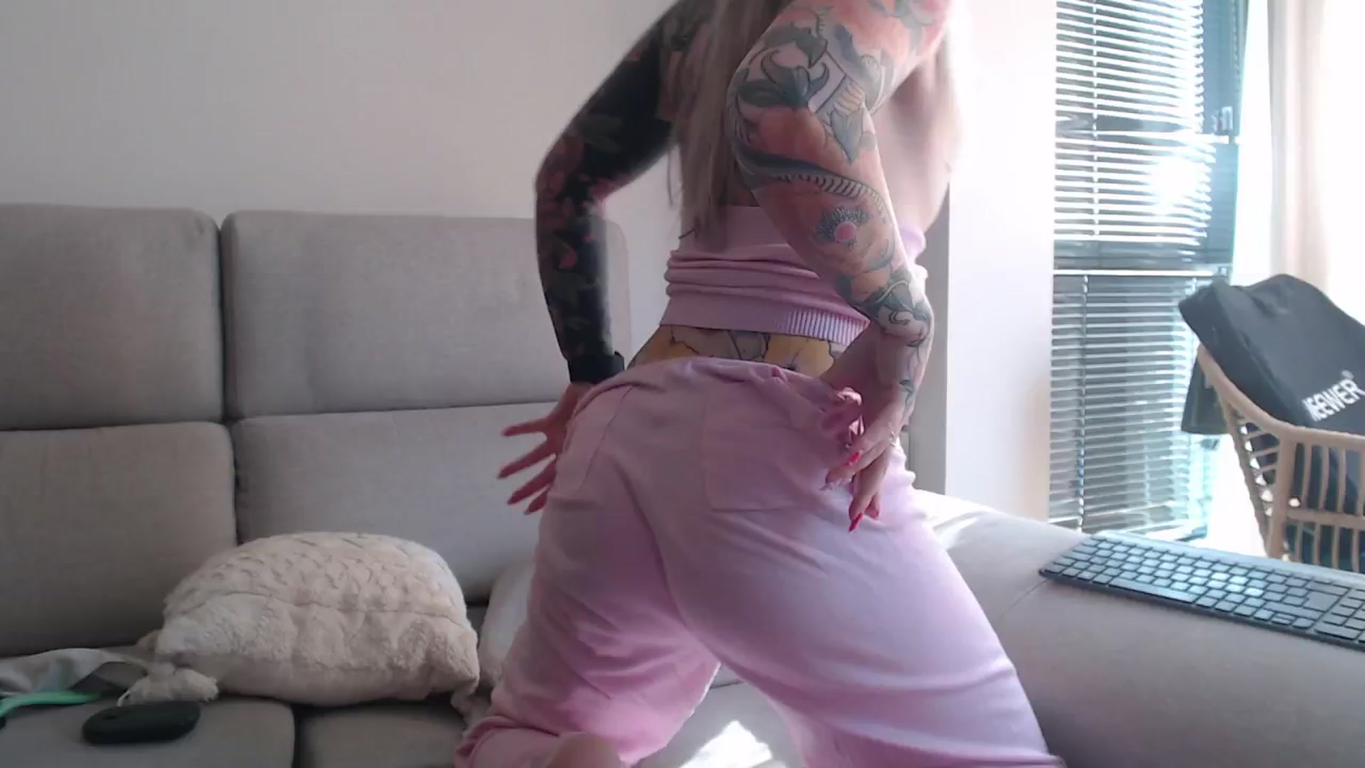 Gallery image thumbnail from Tattoo_bbgirl's myfreecams stream on, 08/09/2025, 16:56 image 7 of 20