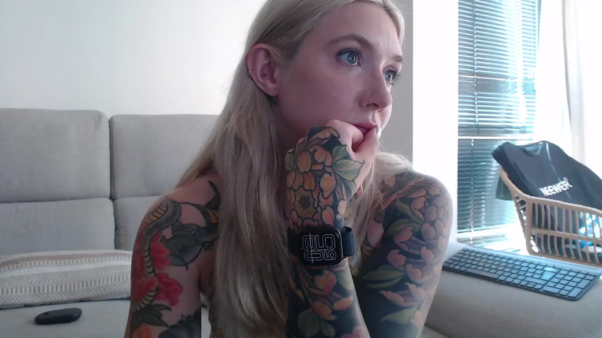 Gallery image thumbnail from Tattoo_bbgirl's myfreecams stream on, 08/22/2025, 14:14 image 17 of 20