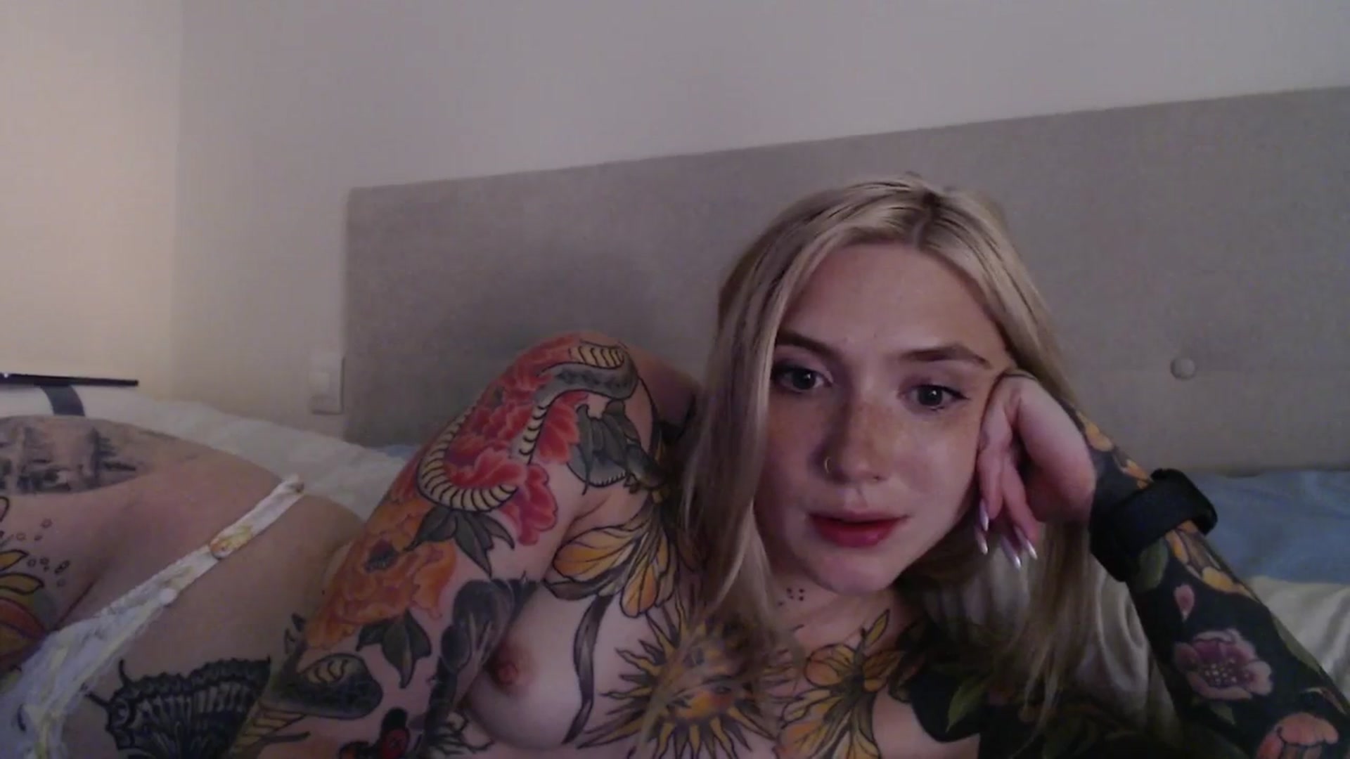 Gallery image thumbnail from Tattoo_bbgirl's myfreecams stream on, 08/22/2025, 18:27 image 4 of 20