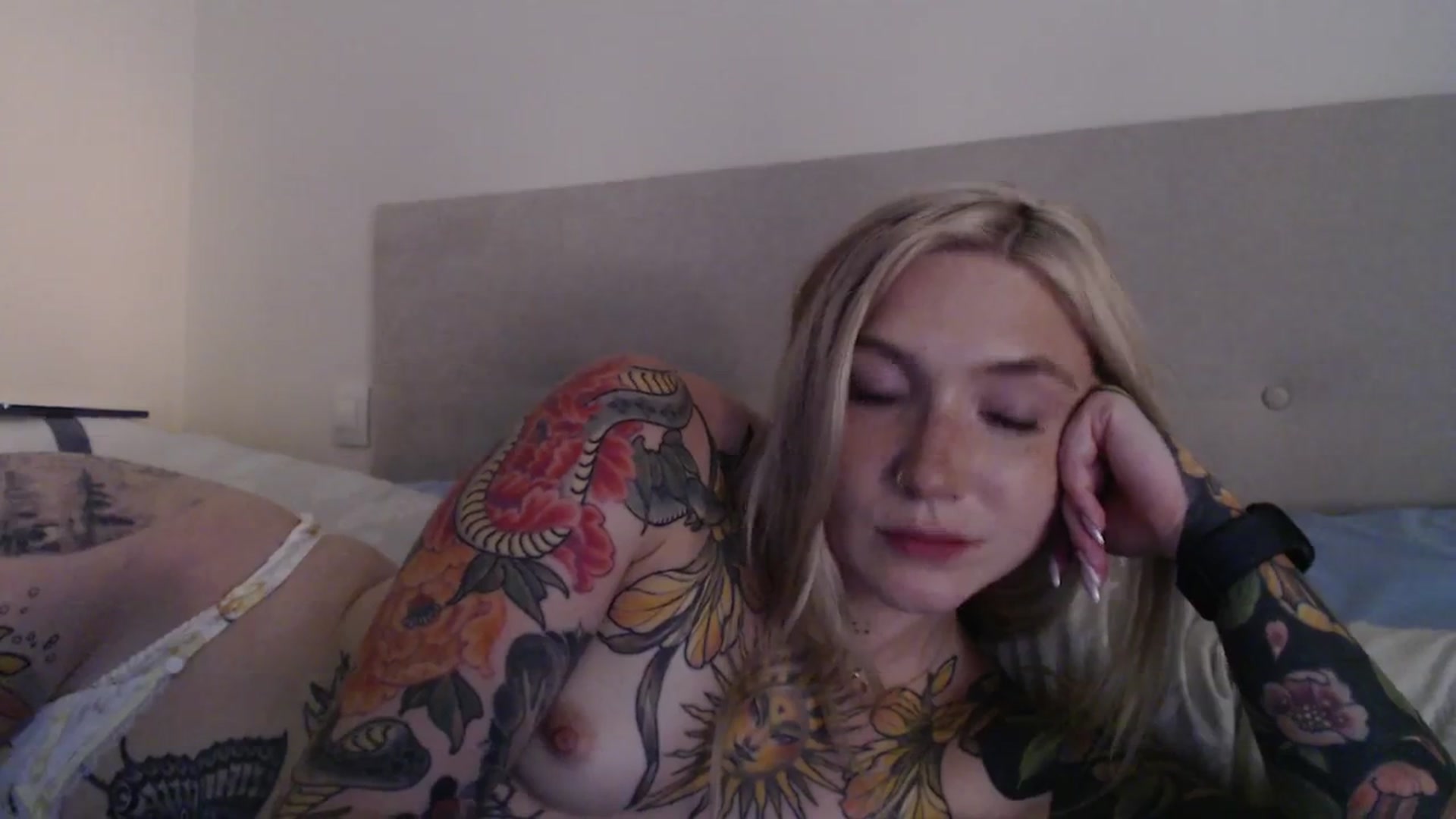 Gallery image thumbnail from Tattoo_bbgirl's myfreecams stream on, 08/22/2025, 18:27 image 3 of 20
