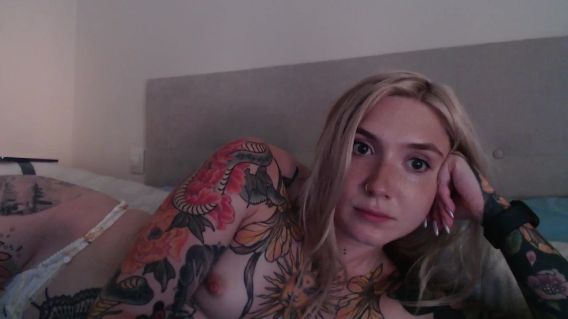 Gallery image thumbnail from Tattoo_bbgirl's myfreecams stream on, 08/22/2025, 18:27 image 11 of 20