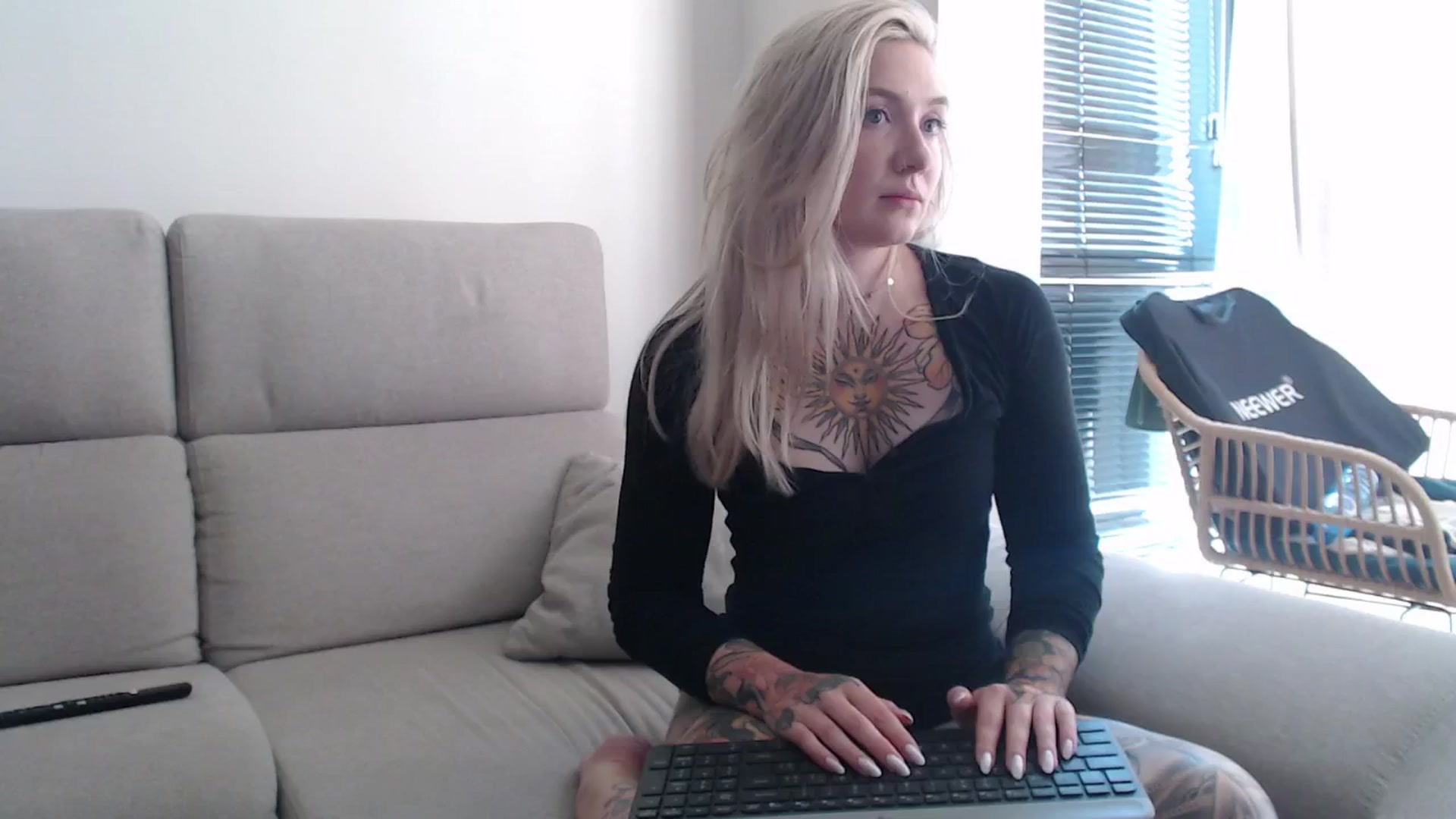 Gallery image thumbnail from Tattoo_bbgirl's myfreecams stream on, 08/25/2025, 13:31 image 3 of 20