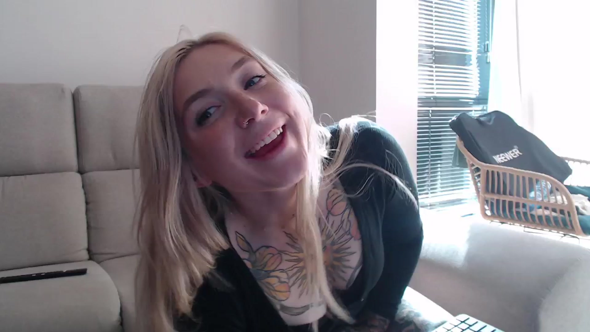 Gallery image thumbnail from Tattoo_bbgirl's myfreecams stream on, 08/25/2025, 16:28 image 15 of 20