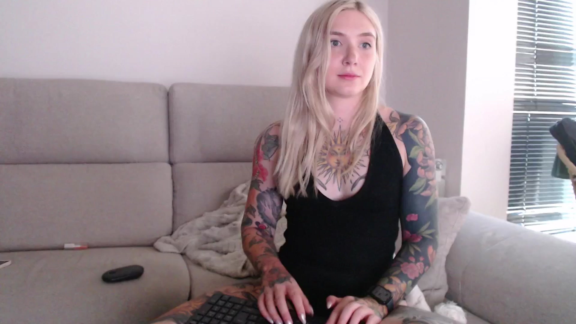 Gallery image thumbnail from Tattoo_bbgirl's myfreecams stream on, 08/29/2025, 18:13 image 16 of 20