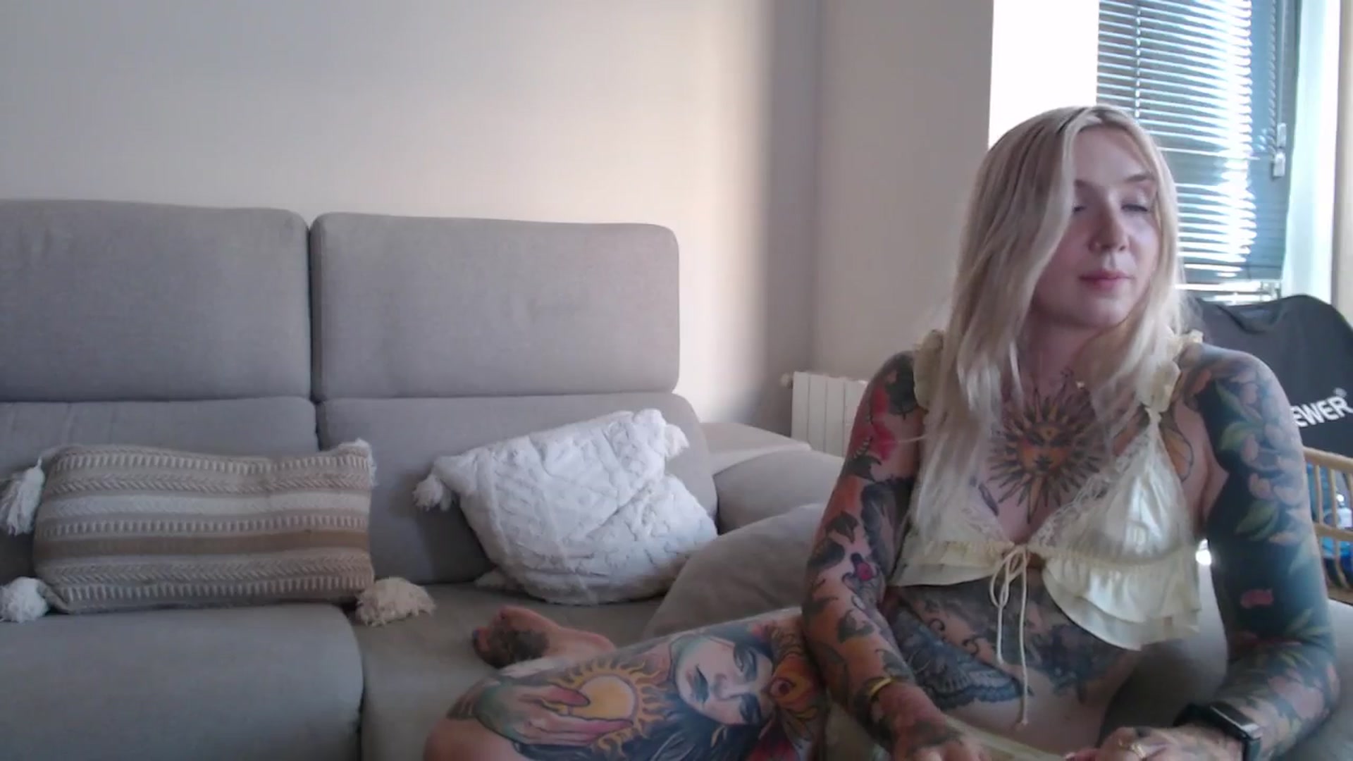 Gallery image thumbnail from Tattoo_bbgirl's myfreecams stream on, 09/01/2025, 18:54 image 12 of 20