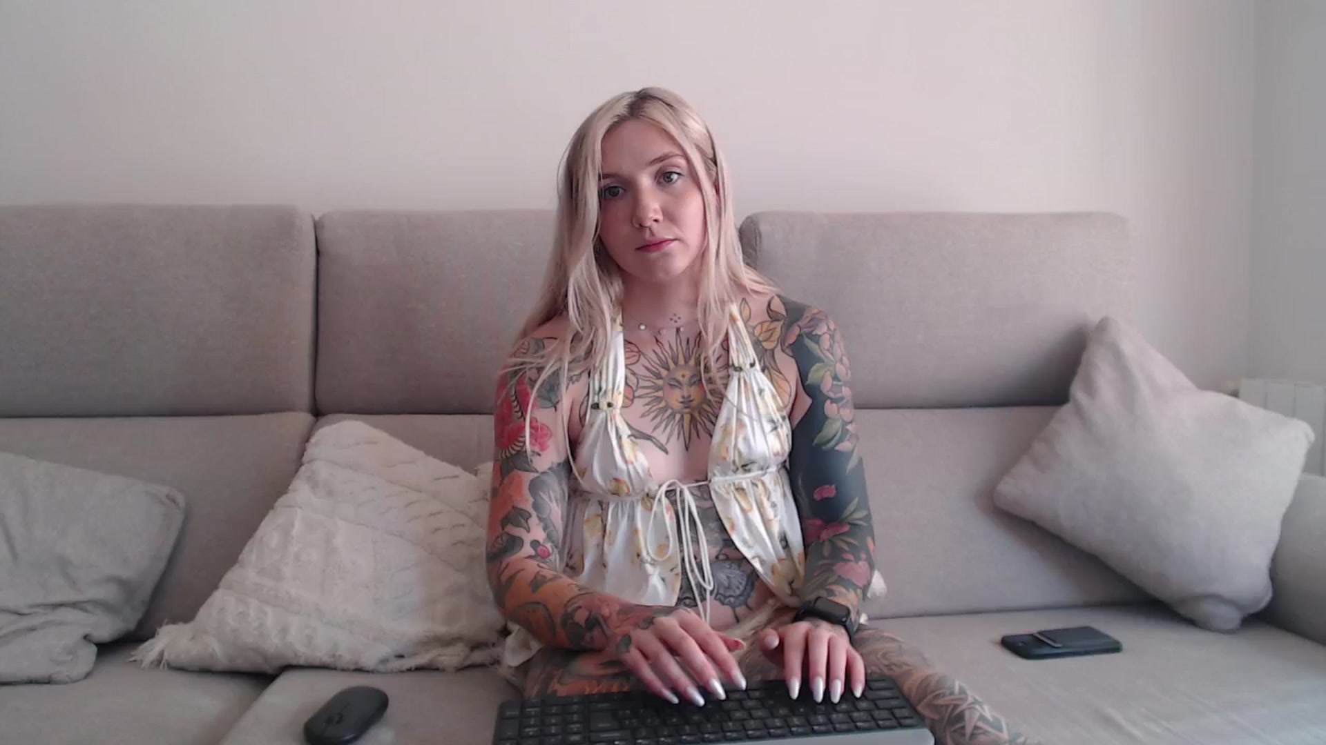 Gallery image thumbnail from Tattoo_bbgirl's myfreecams stream on, 09/15/2025, 16:41 image 12 of 20