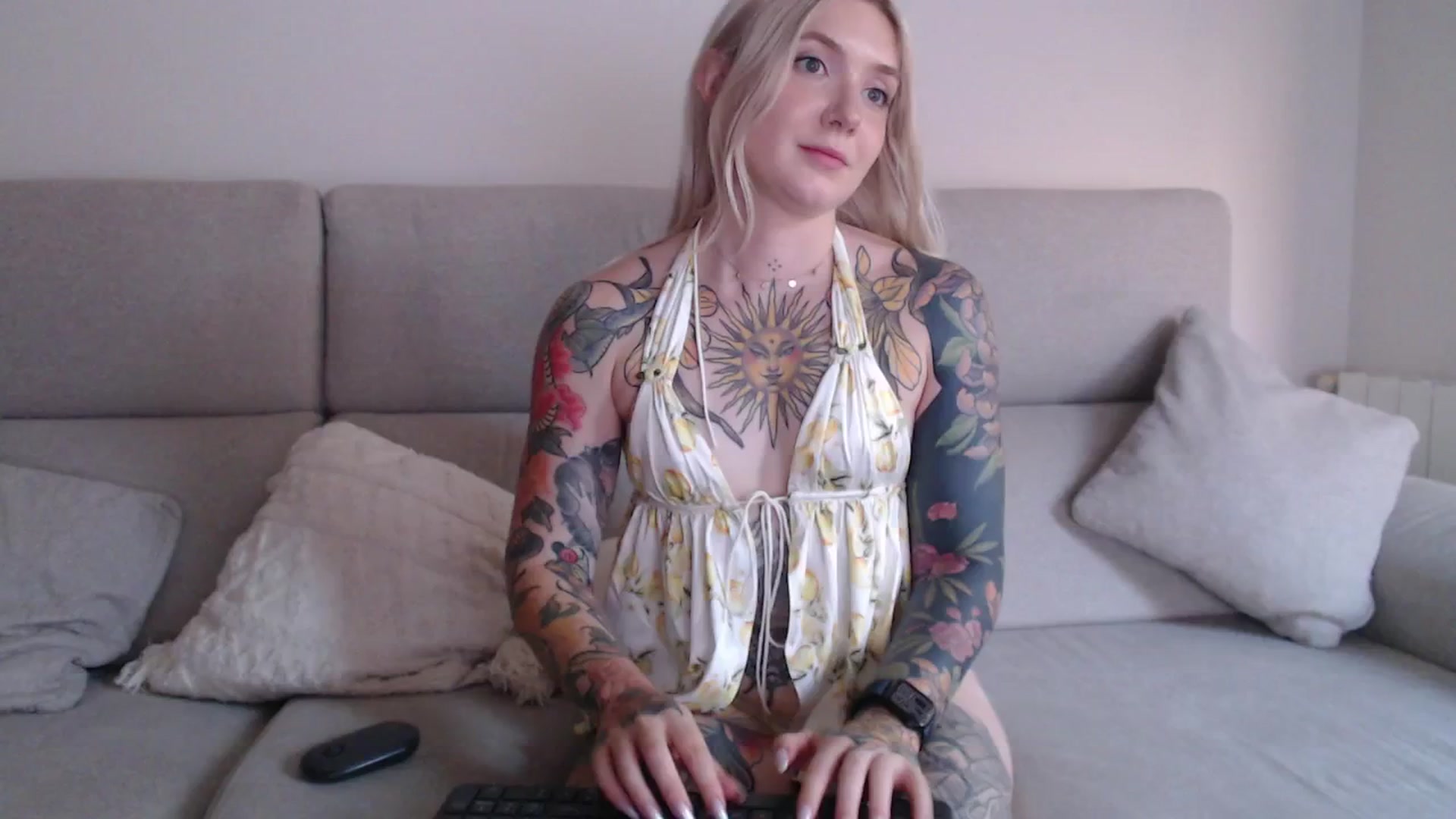 Gallery image thumbnail from Tattoo_bbgirl's myfreecams stream on, 09/15/2025, 18:00 image 10 of 20