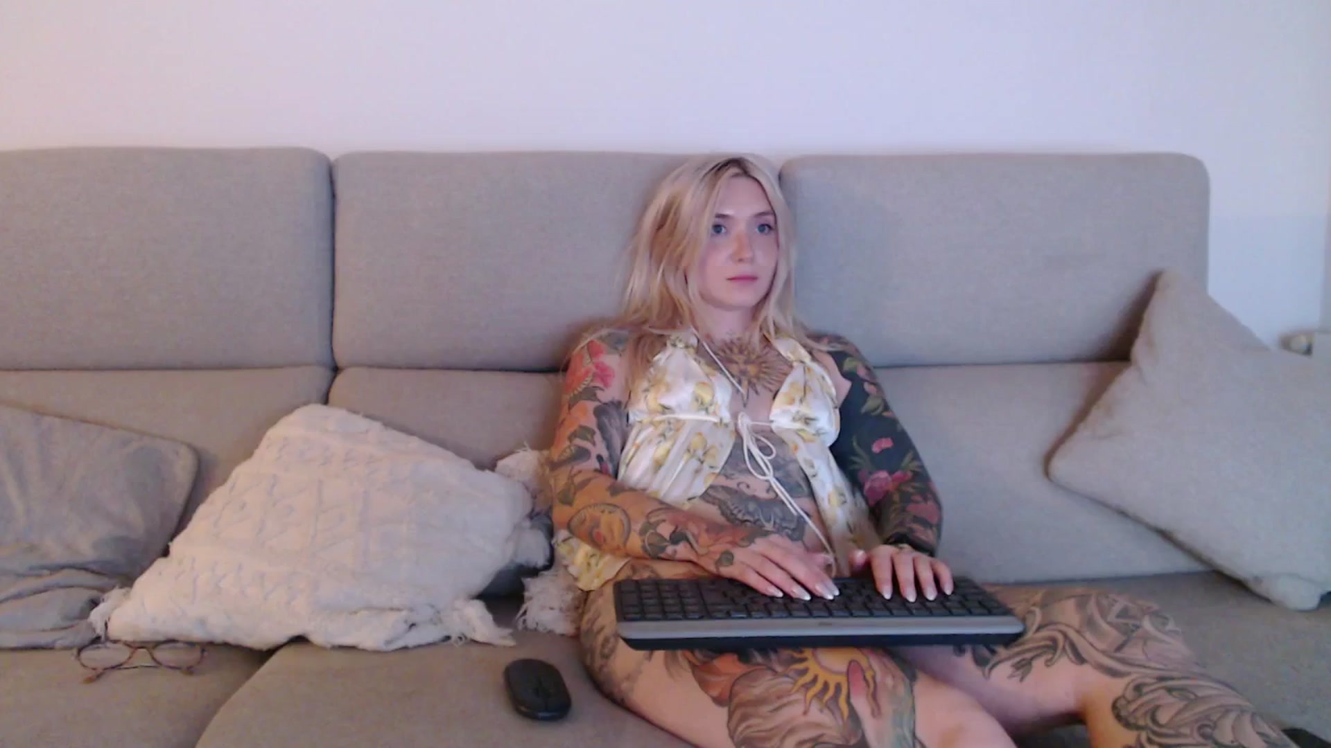 Gallery image thumbnail from Tattoo_bbgirl's myfreecams stream on, 09/15/2025, 21:14 image 17 of 20