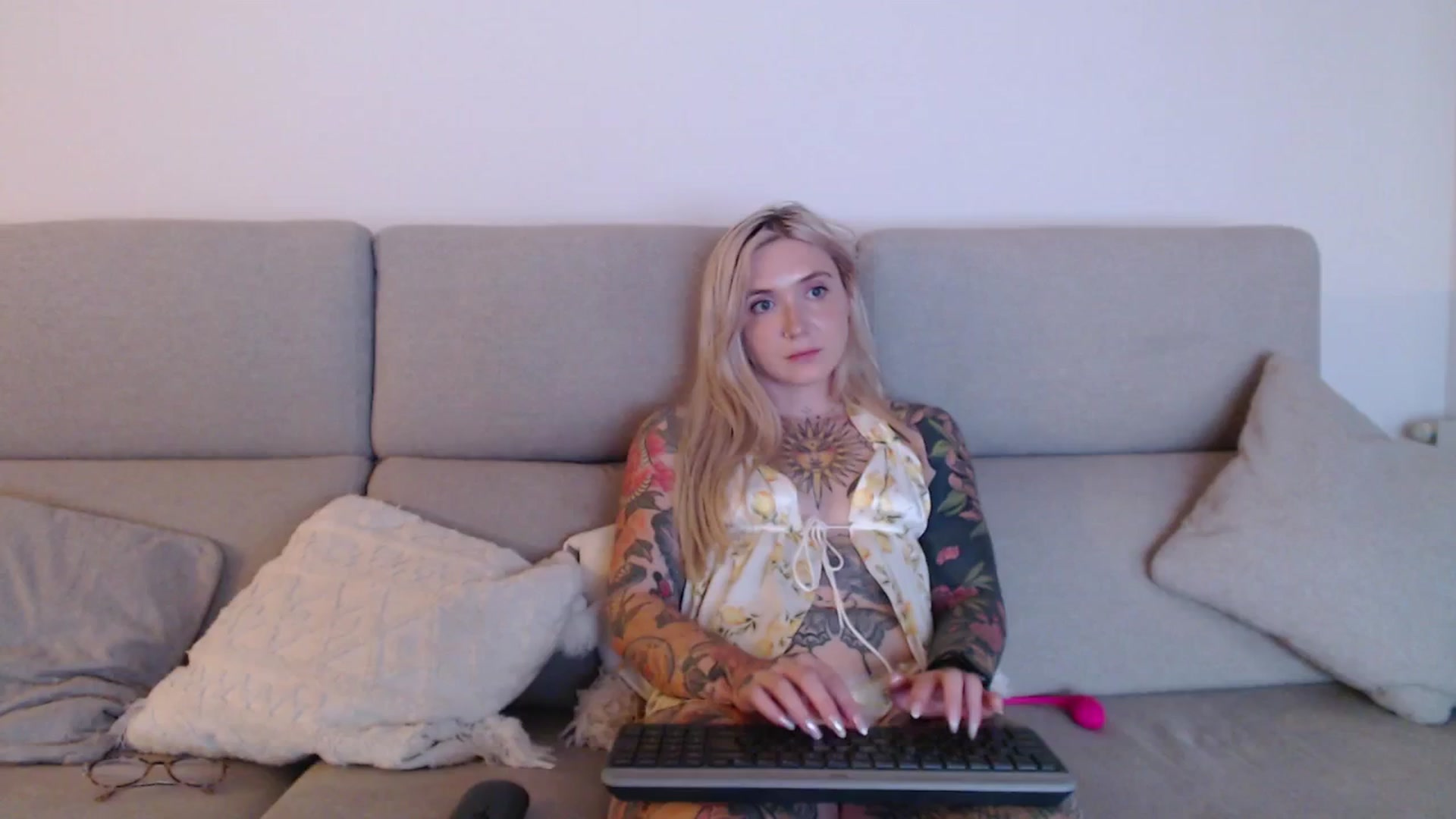 Gallery image thumbnail from Tattoo_bbgirl's myfreecams stream on, 09/15/2025, 21:14 image 14 of 20