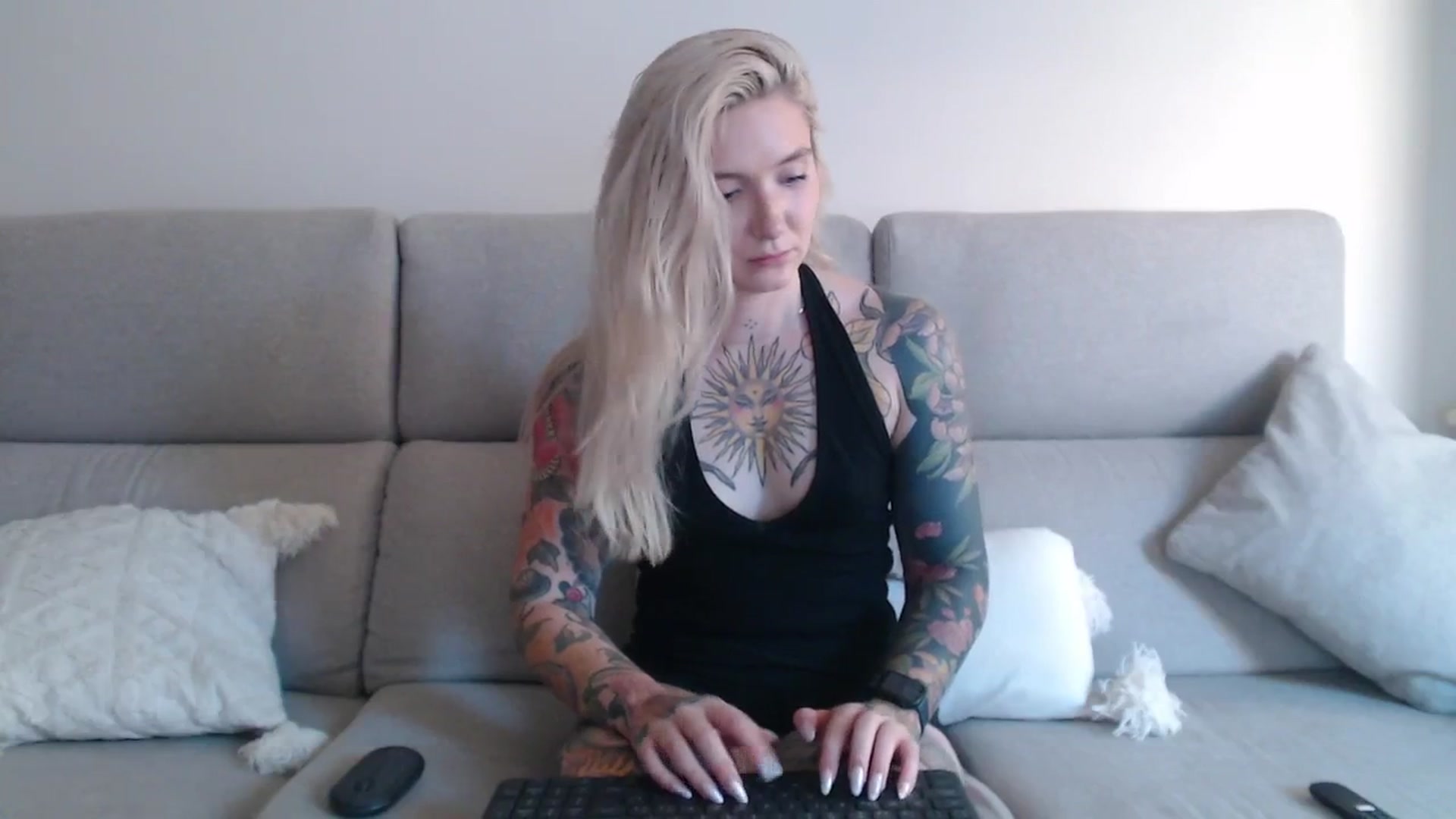 Gallery image thumbnail from Tattoo_bbgirl's myfreecams stream on, 09/16/2025, 17:29 image 6 of 20