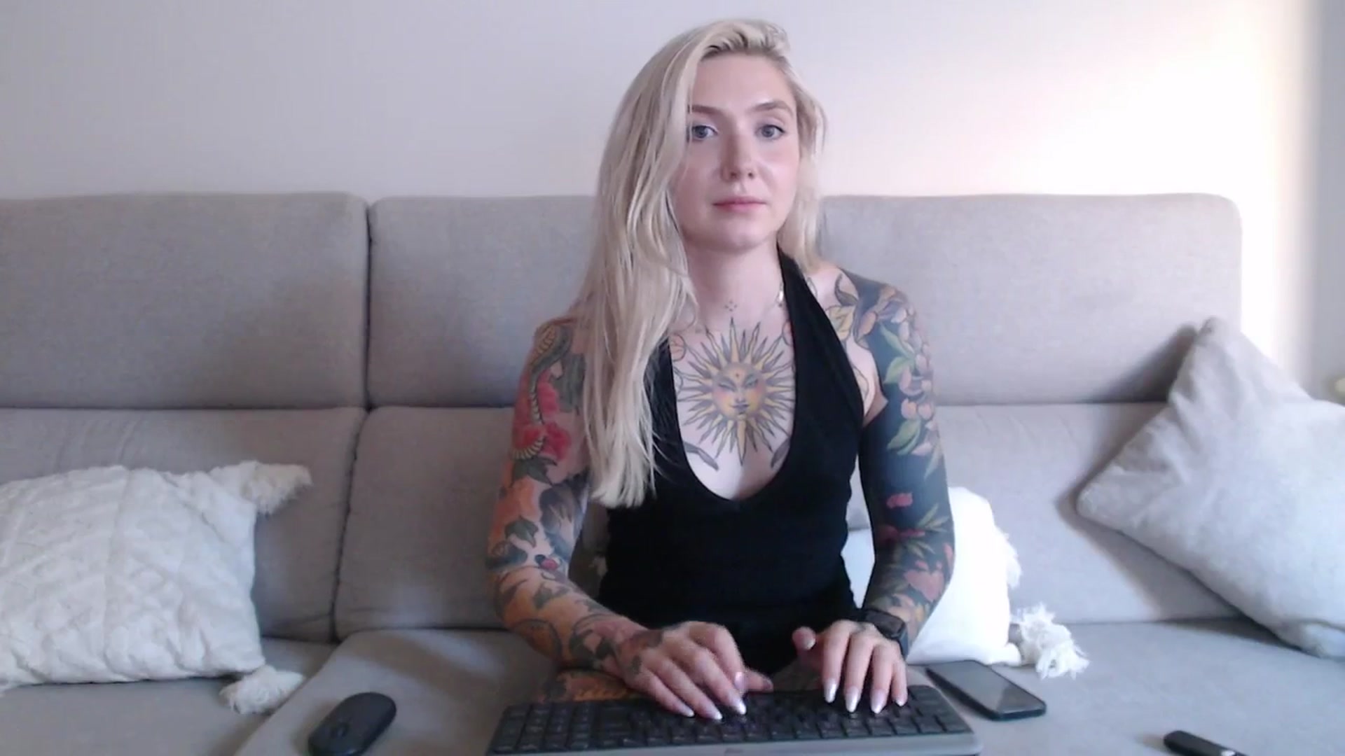 Gallery image thumbnail from Tattoo_bbgirl's myfreecams stream on, 09/16/2025, 17:29 image 15 of 20
