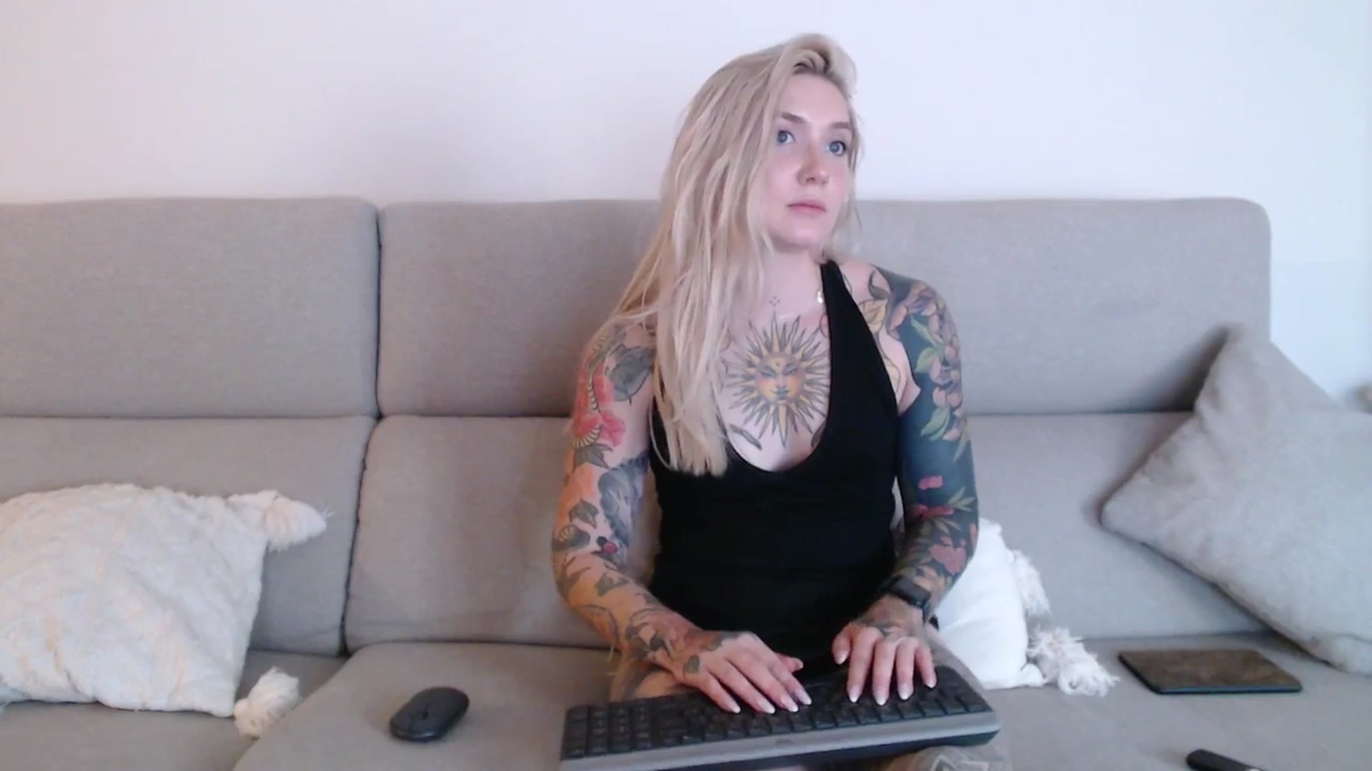Gallery image thumbnail from Tattoo_bbgirl's myfreecams stream on, 09/16/2025, 18:35 image 4 of 20