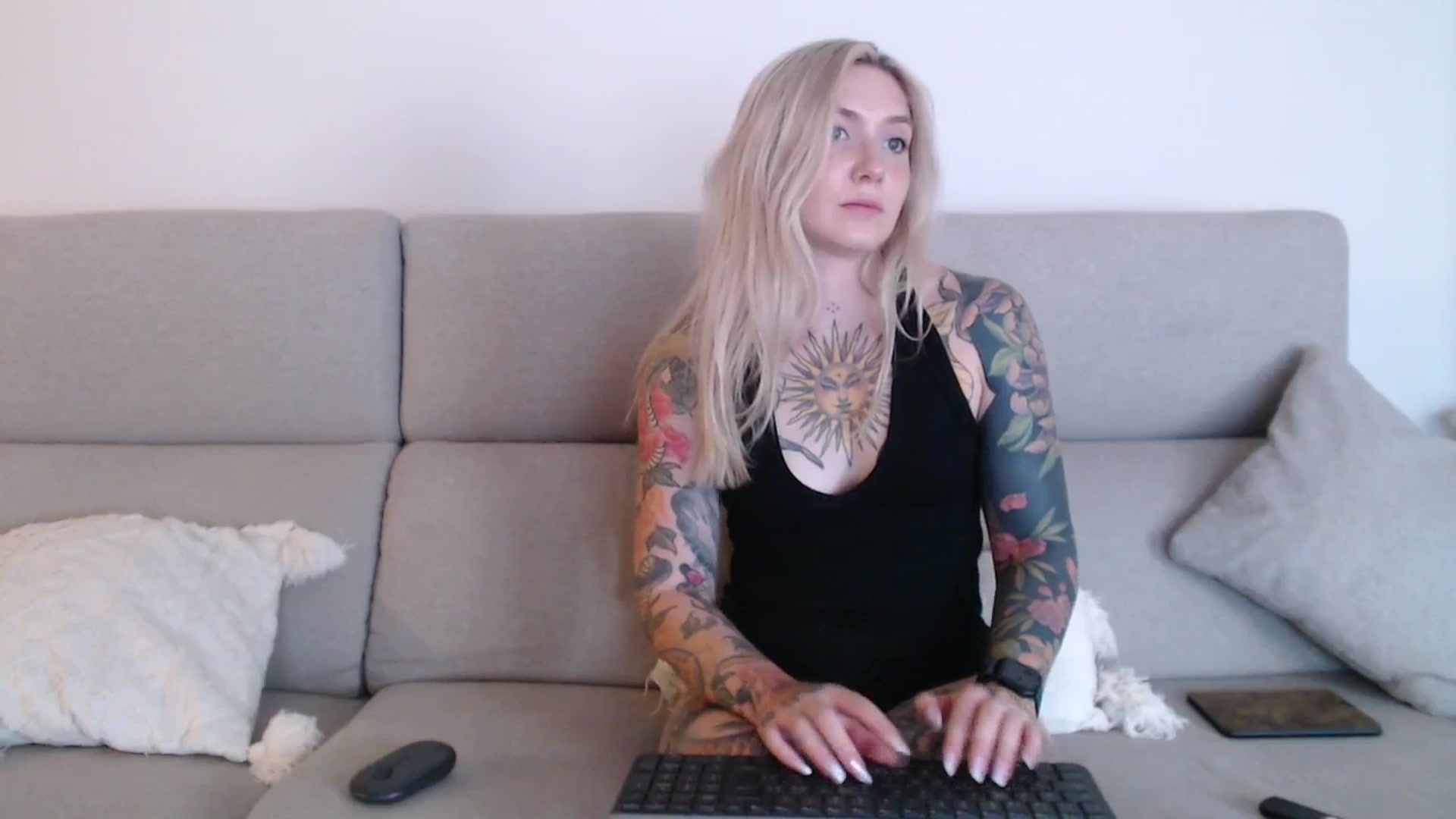 Gallery image thumbnail from Tattoo_bbgirl's myfreecams stream on, 09/16/2025, 18:35 image 10 of 20