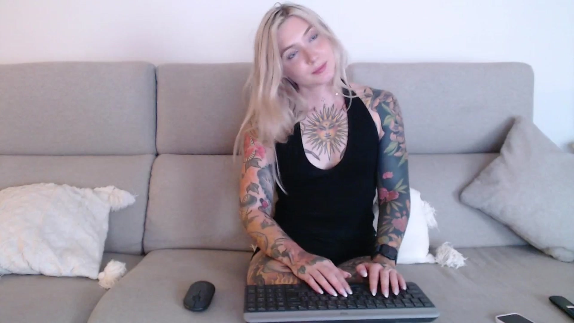 Gallery image thumbnail from Tattoo_bbgirl's myfreecams stream on, 09/16/2025, 19:16 image 5 of 20