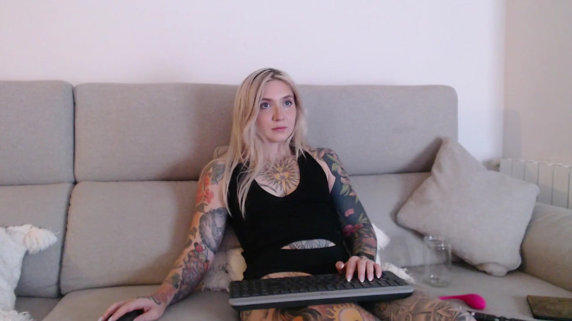Gallery image thumbnail from Tattoo_bbgirl's myfreecams stream on, 09/16/2025, 22:01 image 9 of 20