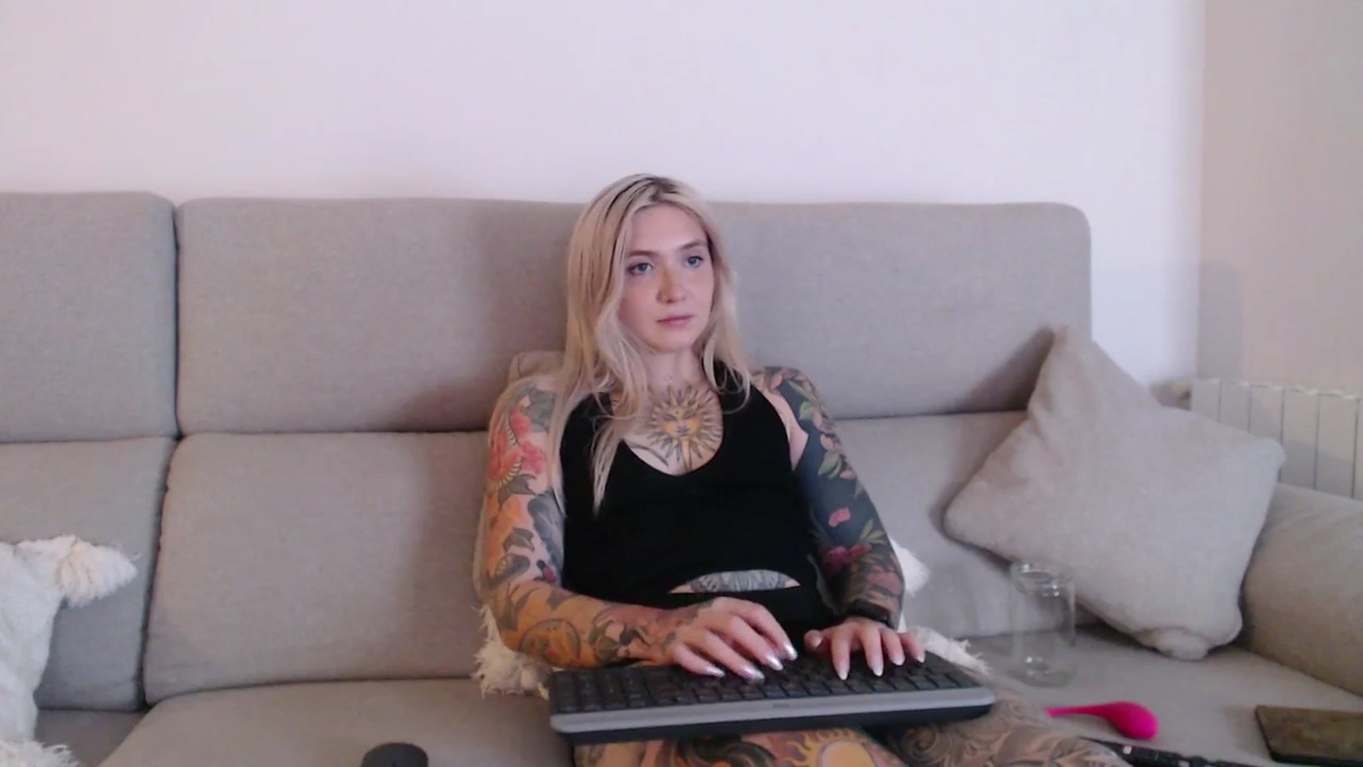 Gallery image thumbnail from Tattoo_bbgirl's myfreecams stream on, 09/16/2025, 22:01 image 13 of 20