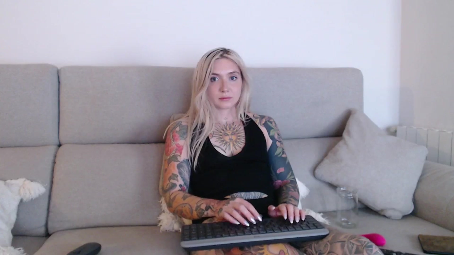 Gallery image thumbnail from Tattoo_bbgirl's myfreecams stream on, 09/16/2025, 22:01 image 8 of 20