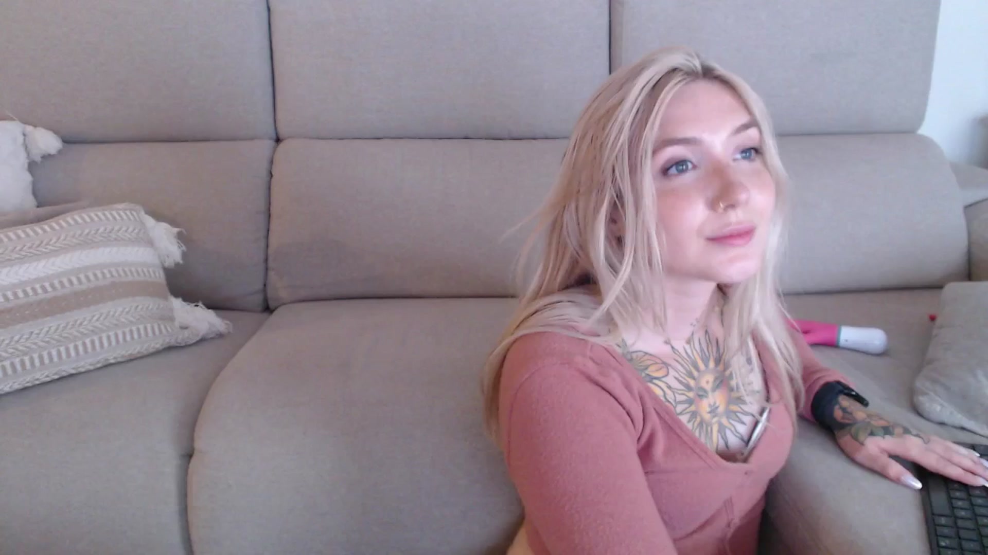 Gallery image thumbnail from Tattoo_bbgirl's myfreecams stream on, 09/18/2025, 21:22 image 17 of 20