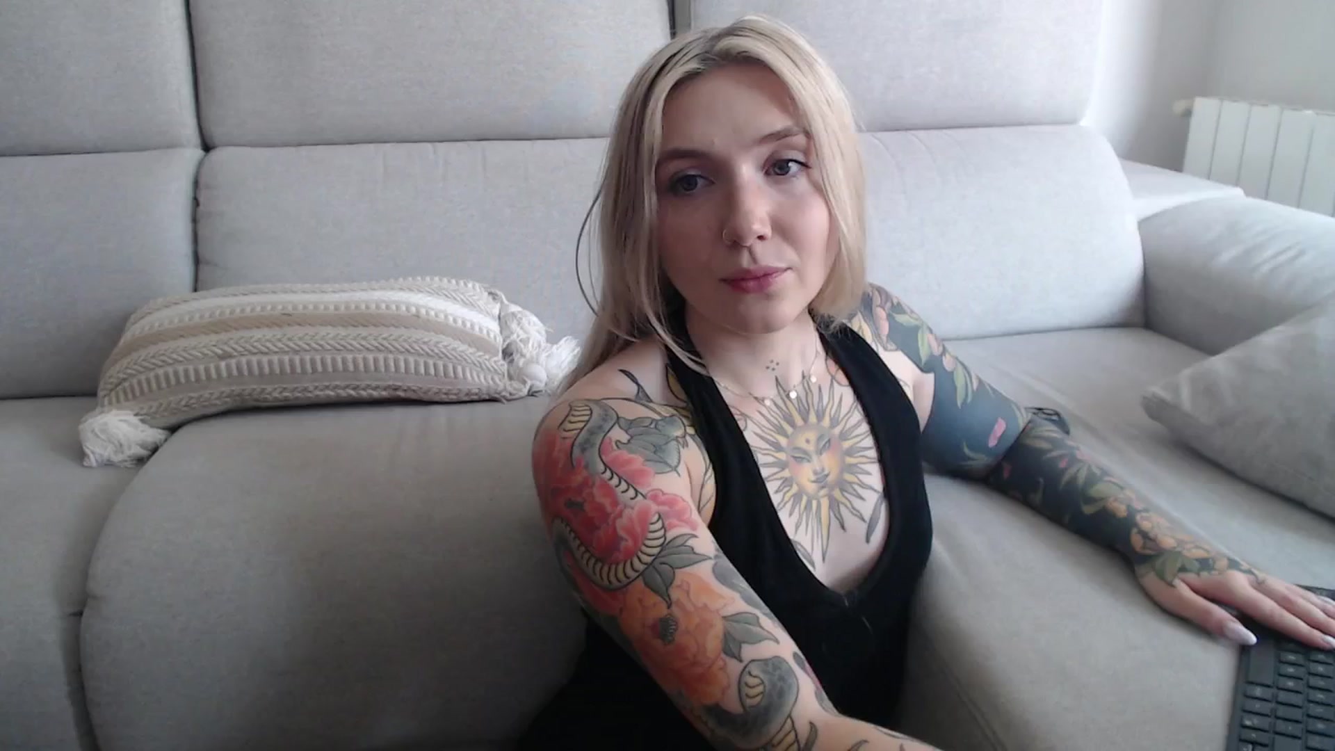 Gallery image thumbnail from Tattoo_bbgirl's myfreecams stream on, 09/19/2025, 12:35 image 13 of 20
