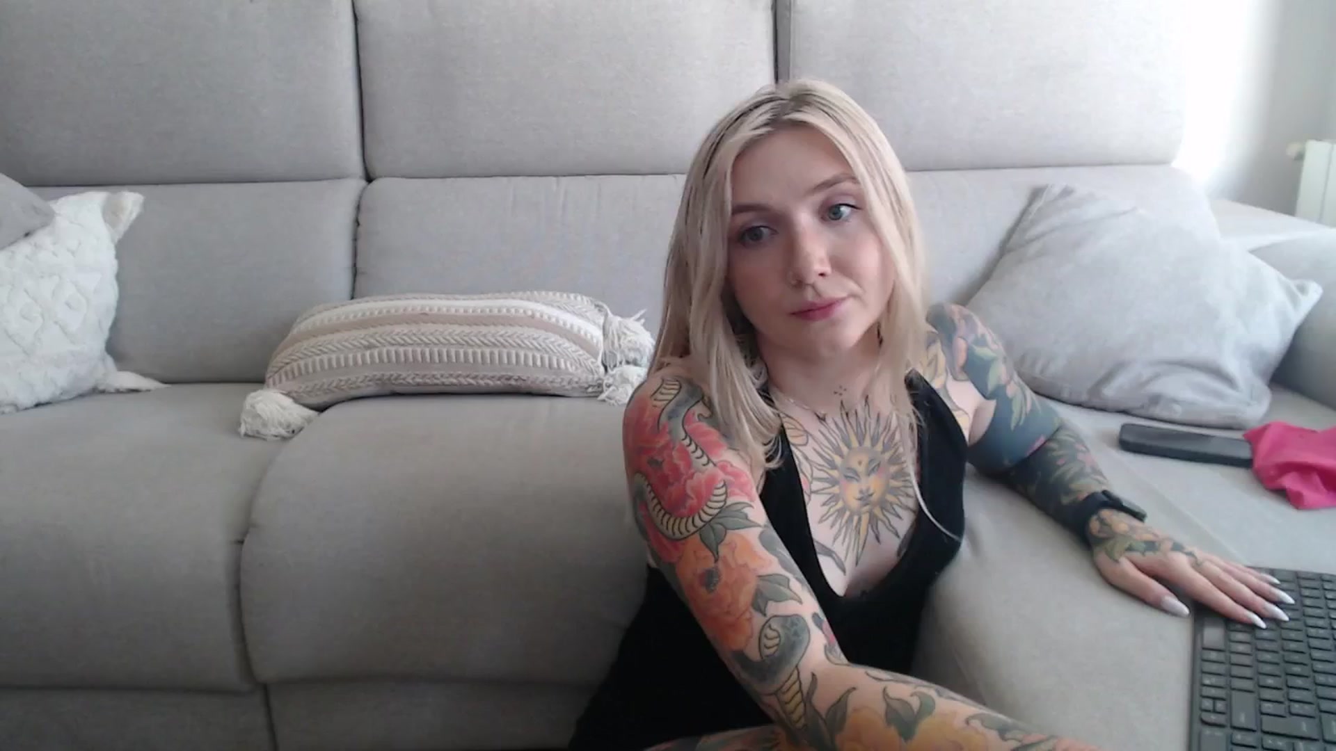 Gallery image thumbnail from Tattoo_bbgirl's myfreecams stream on, 09/19/2025, 14:06 image 3 of 20