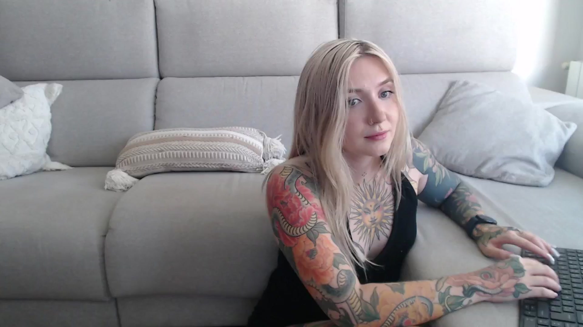 Gallery image thumbnail from Tattoo_bbgirl's myfreecams stream on, 09/19/2025, 14:06 image 15 of 20