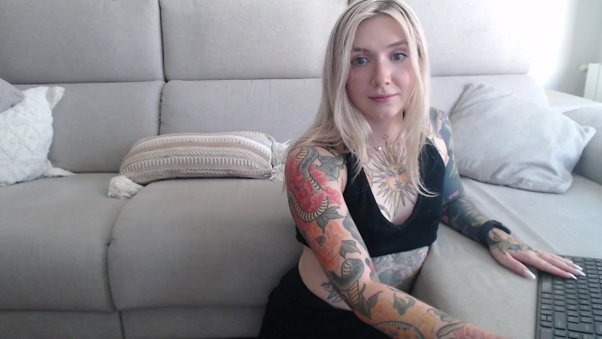 Gallery image thumbnail from Tattoo_bbgirl's myfreecams stream on, 09/19/2025, 14:06 image 17 of 20