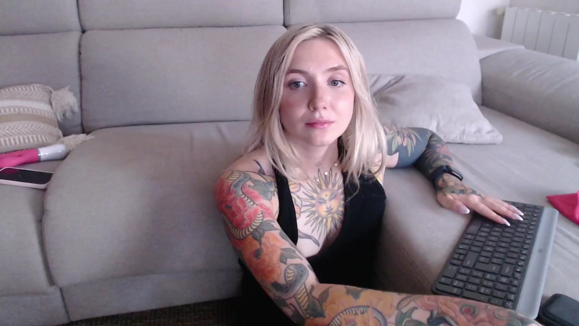 Gallery image thumbnail from Tattoo_bbgirl's myfreecams stream on, 09/19/2025, 18:00 image 9 of 20