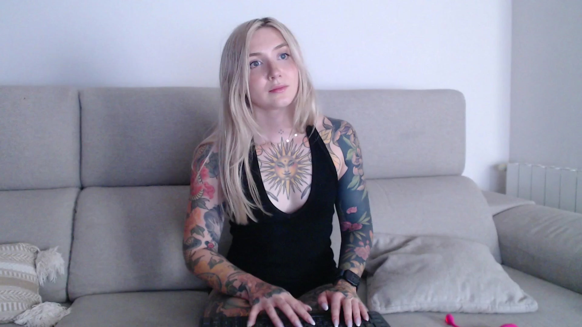 Gallery image thumbnail from Tattoo_bbgirl's myfreecams stream on, 09/19/2025, 18:28 image 17 of 20