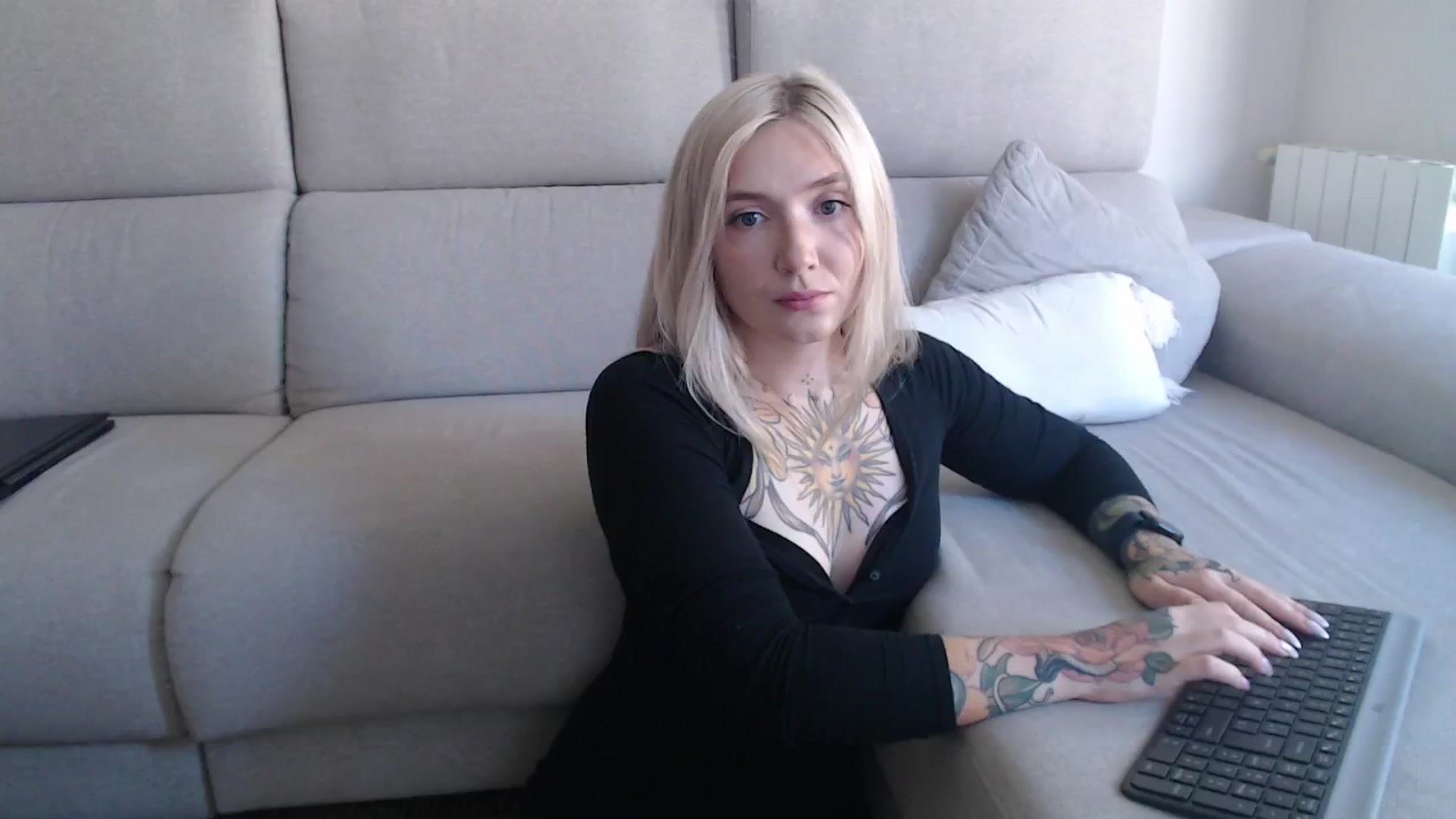 Gallery image thumbnail from Tattoo_bbgirl's myfreecams stream on, 09/22/2025, 11:39 image 2 of 20