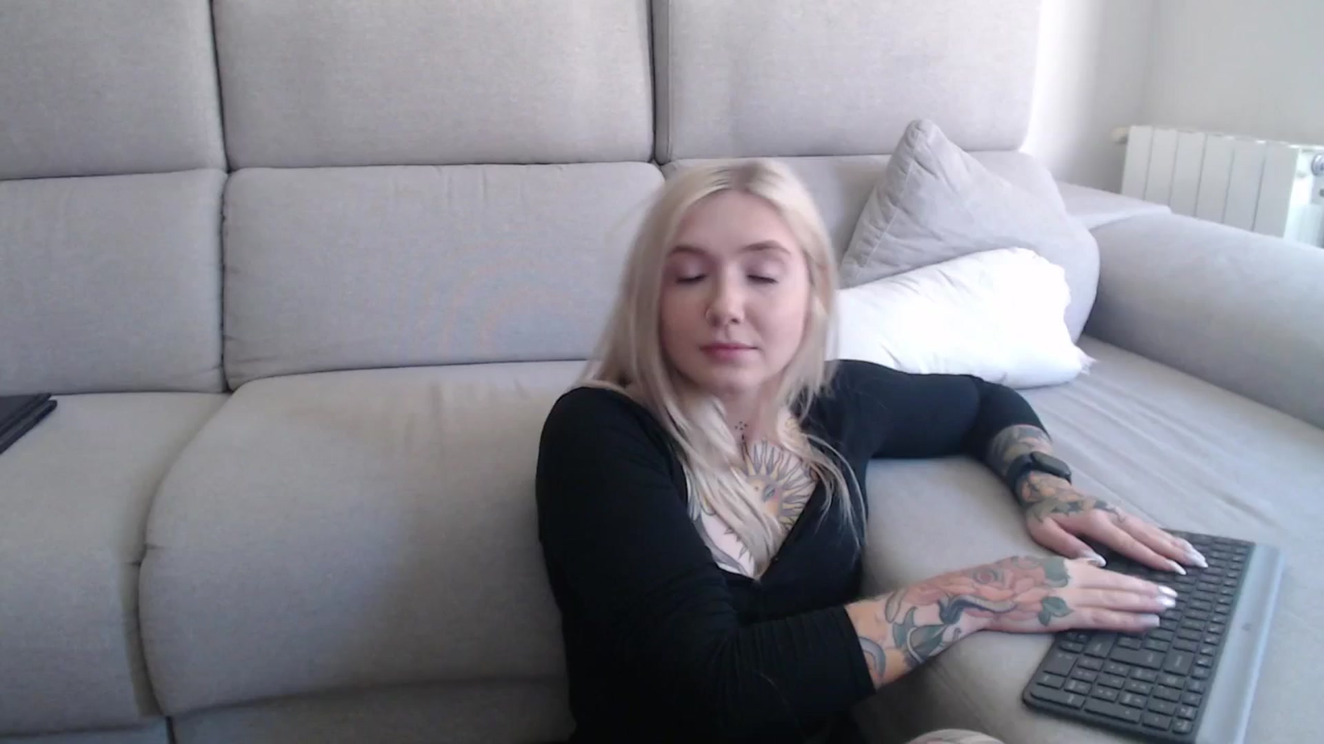 Gallery image thumbnail from Tattoo_bbgirl's myfreecams stream on, 09/22/2025, 13:06 image 19 of 20