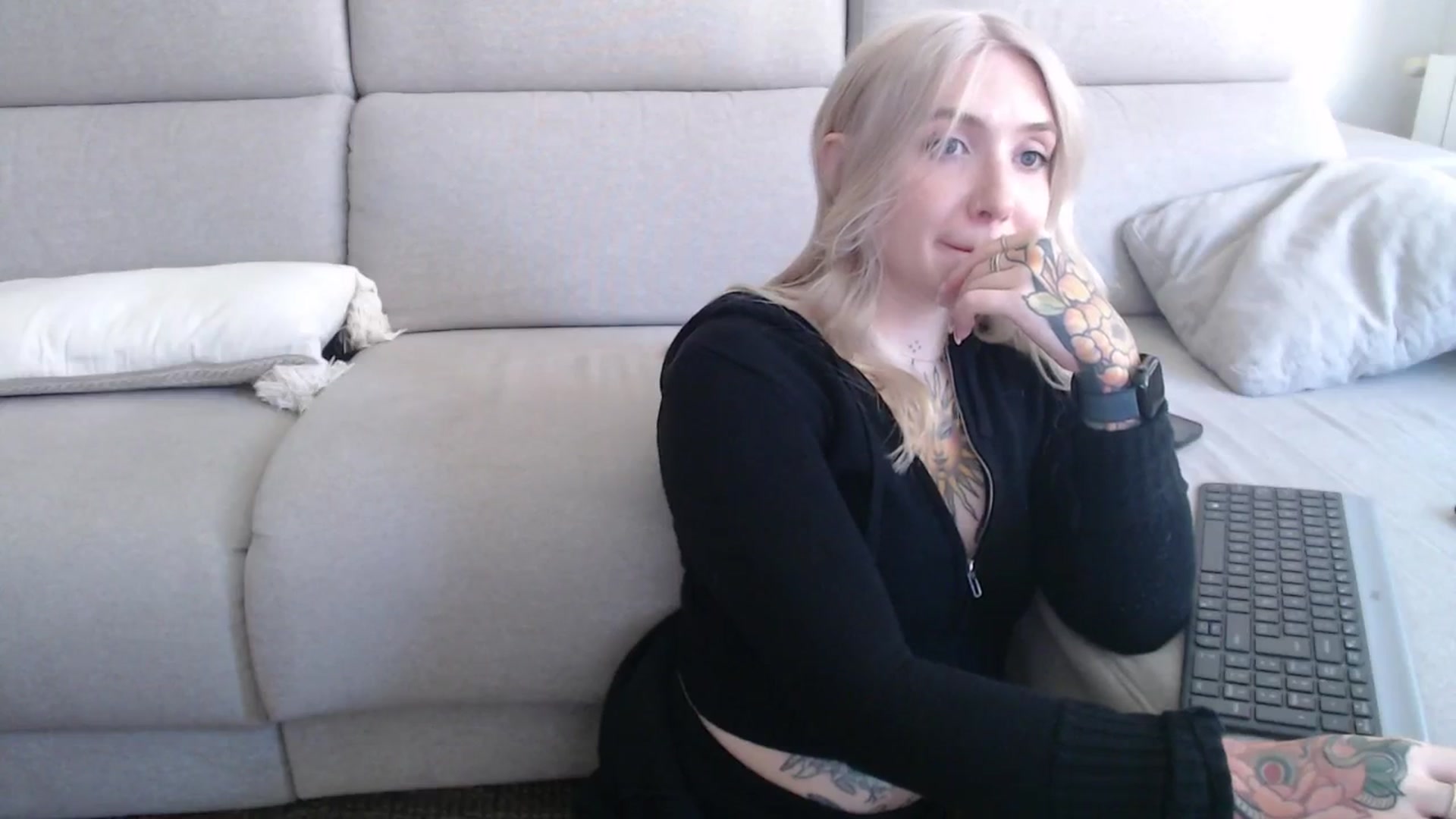 Gallery image thumbnail from Tattoo_bbgirl's myfreecams stream on, 09/23/2025, 12:46 image 3 of 20