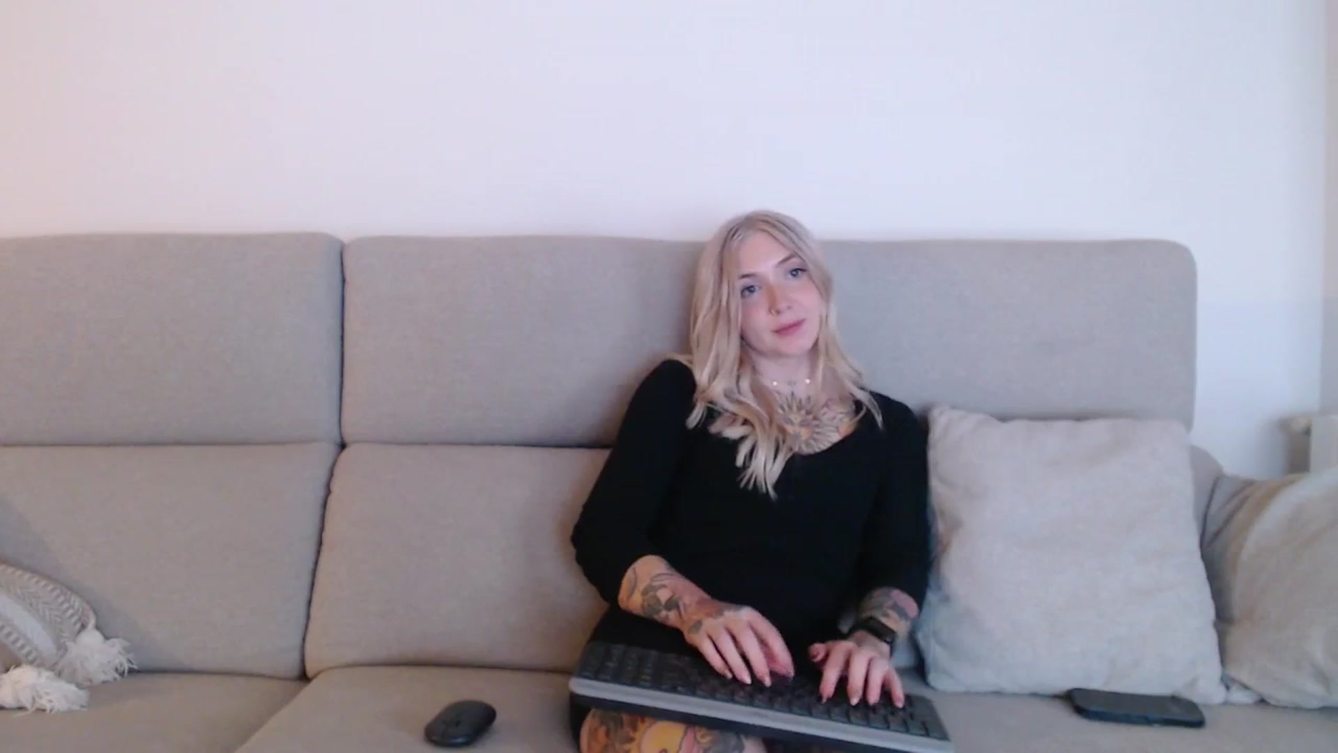 Gallery image thumbnail from Tattoo_bbgirl's myfreecams stream on, 09/25/2025, 19:42 image 16 of 20