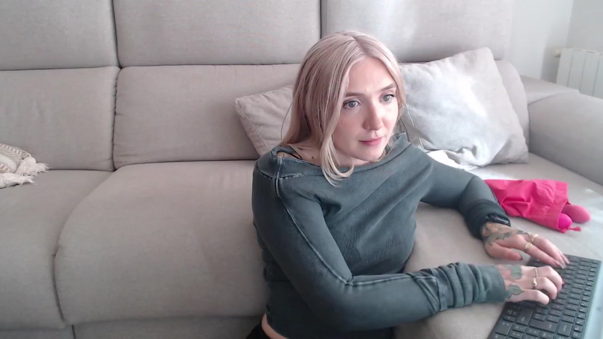 Gallery image thumbnail from Tattoo_bbgirl's myfreecams stream on, 09/26/2025, 15:40 image 14 of 20