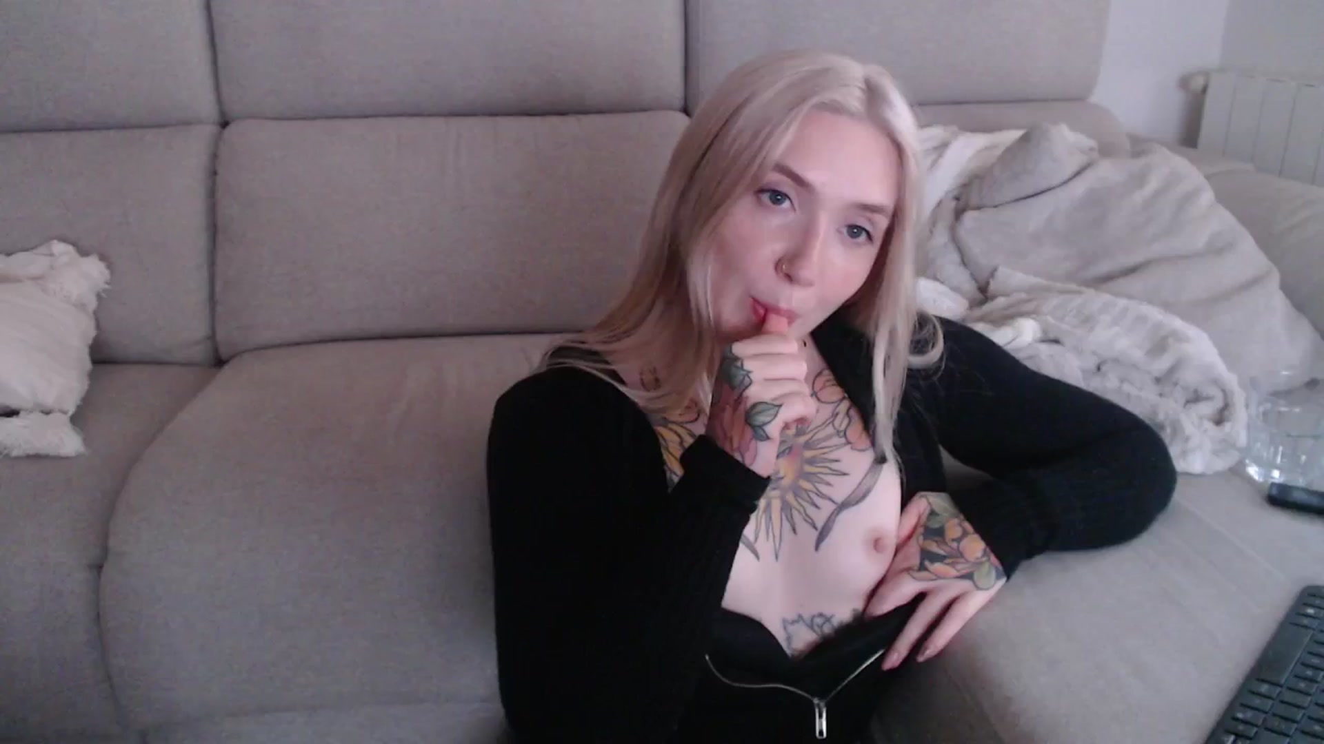 Gallery image thumbnail from Tattoo_bbgirl's myfreecams stream on, 09/29/2025, 19:36 image 1 of 20
