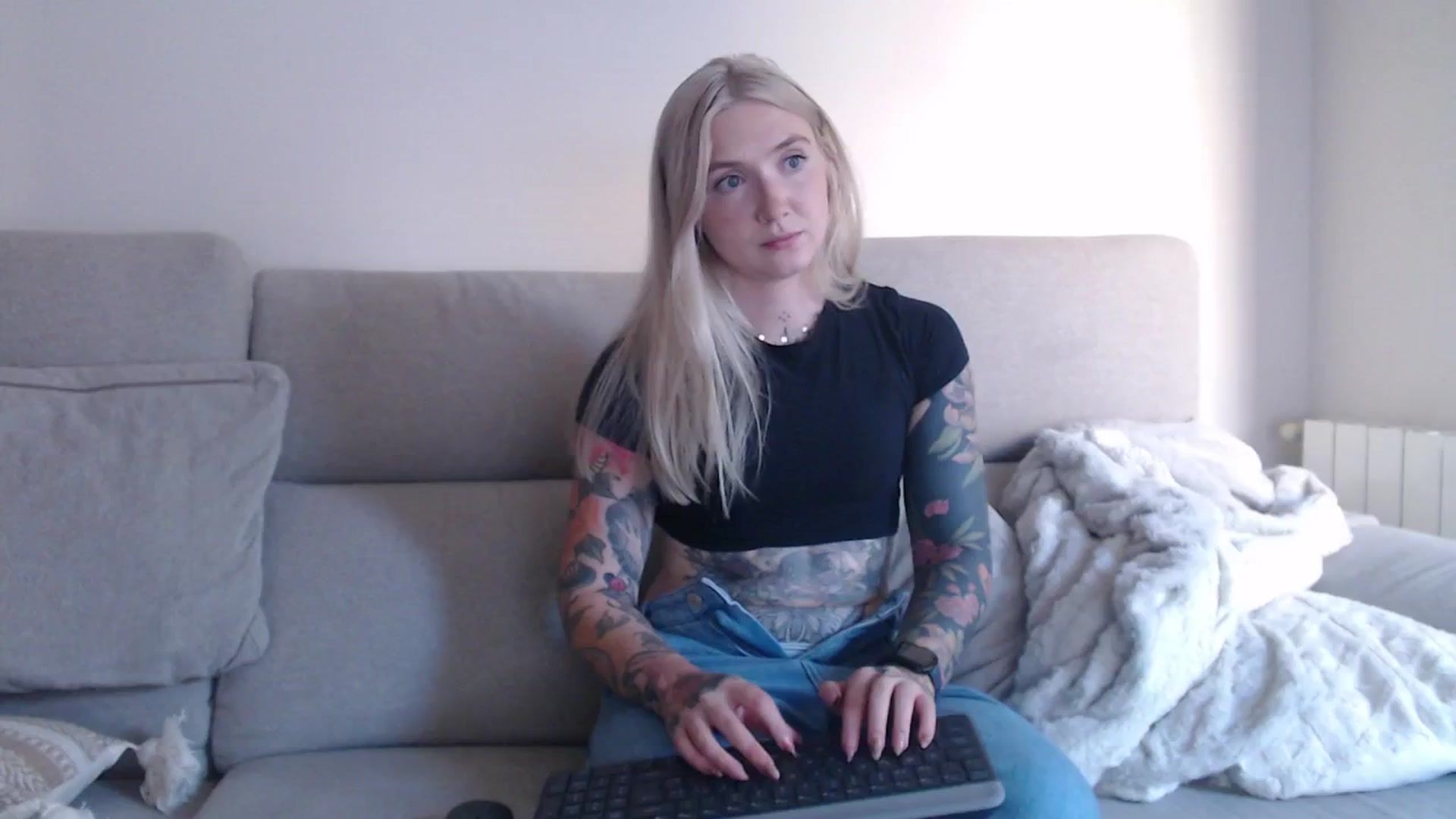 Gallery image thumbnail from Tattoo_bbgirl's myfreecams stream on, 10/04/2025, 16:28 image 17 of 20