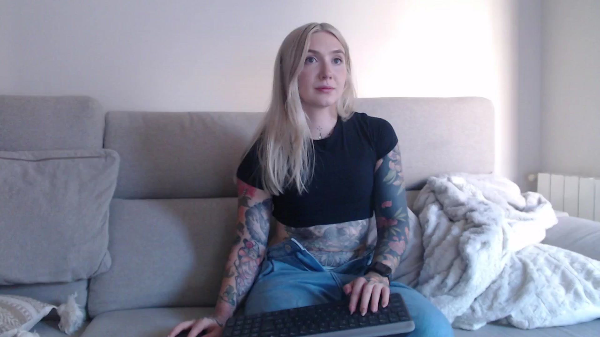 Gallery image thumbnail from Tattoo_bbgirl's myfreecams stream on, 10/04/2025, 16:28 image 16 of 20