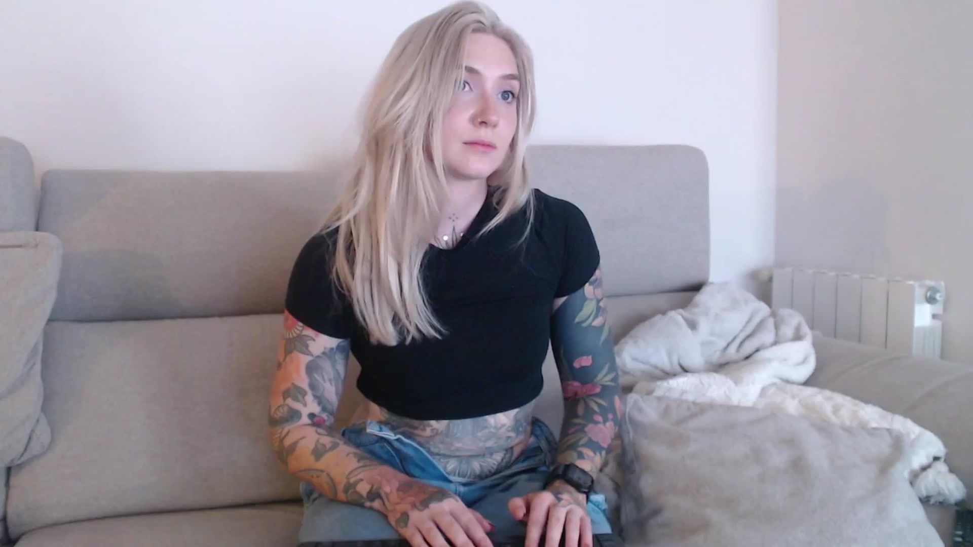 Gallery image thumbnail from Tattoo_bbgirl's myfreecams stream on, 10/04/2025, 20:08 image 15 of 20