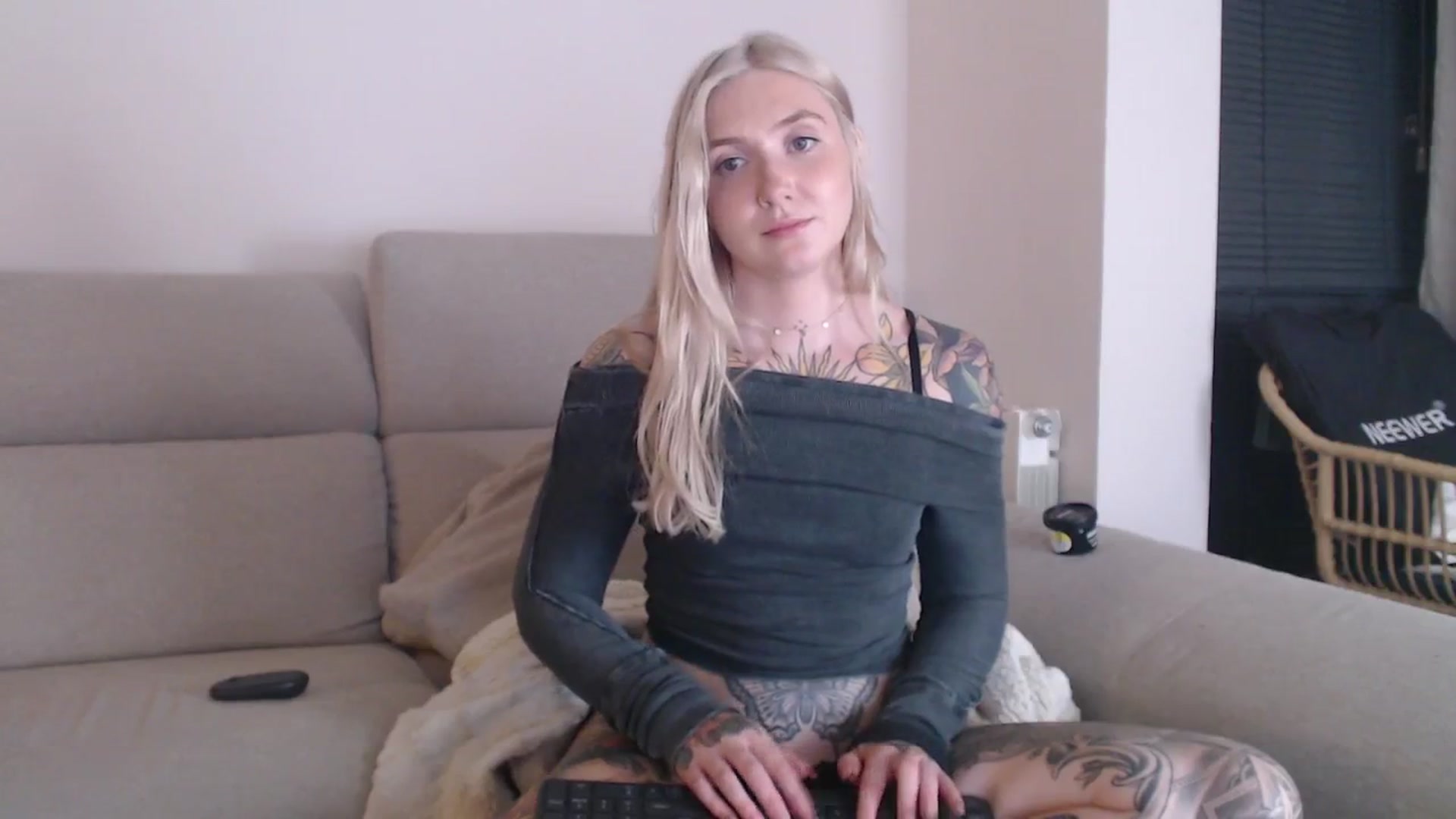 Gallery image thumbnail from Tattoo_bbgirl's myfreecams stream on, 10/06/2025, 18:48 image 18 of 20